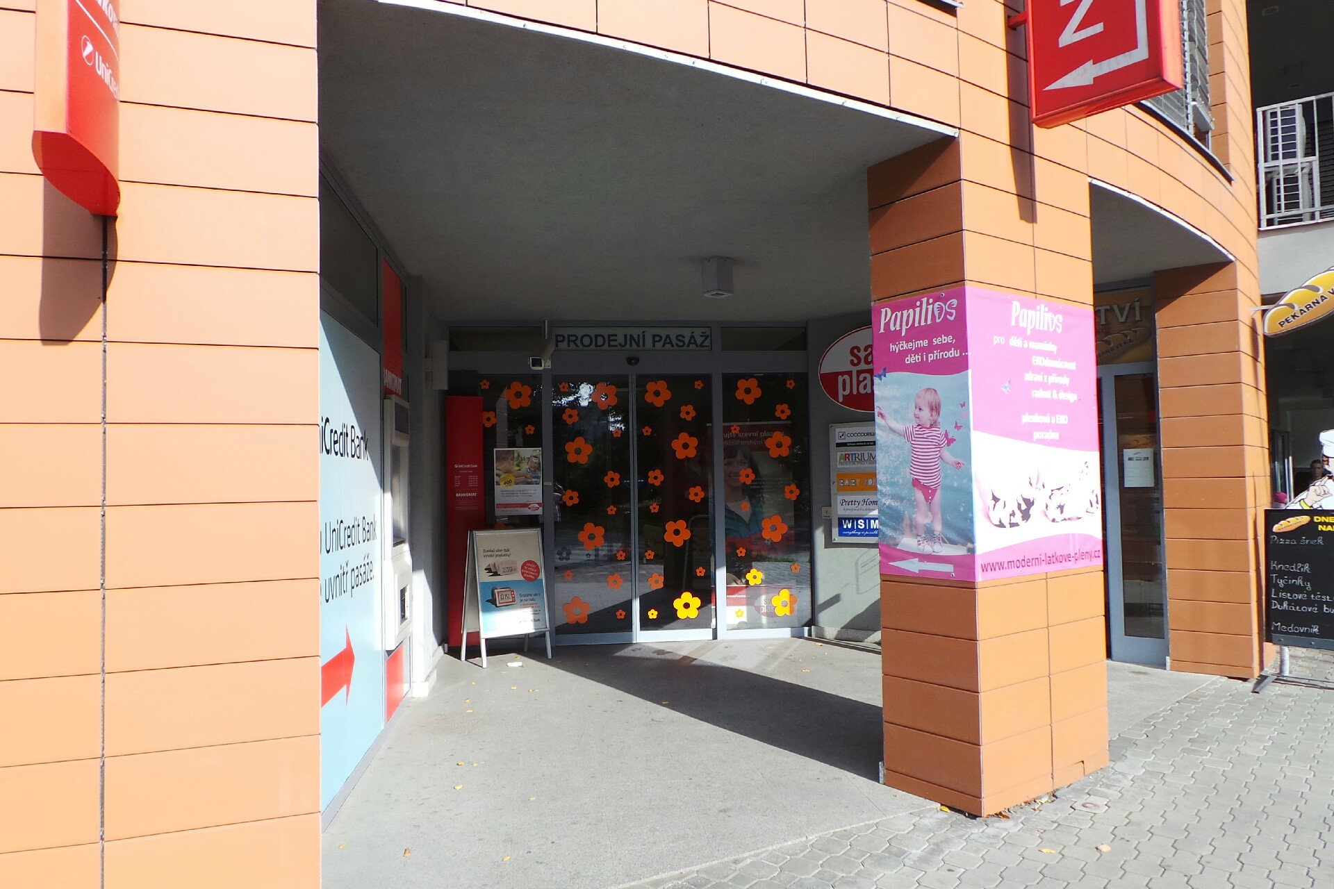 UniCredit Bank Czech Republic and Slovakia, a.s. foto 2