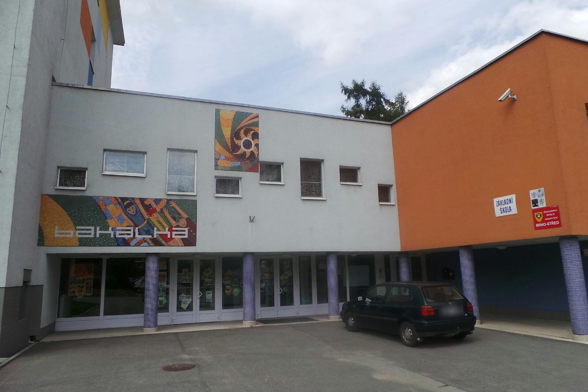 ZŠ Brno, Bakalovo nábřeží