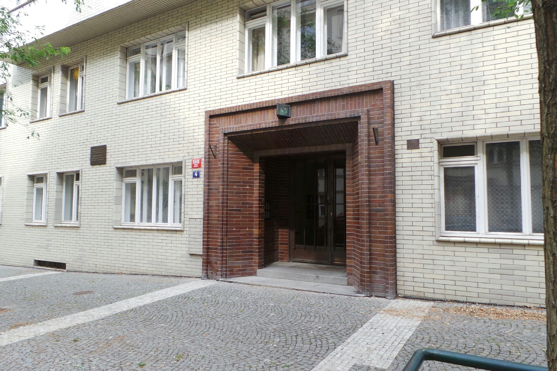 Shadows of Stars, spol. s r.o.