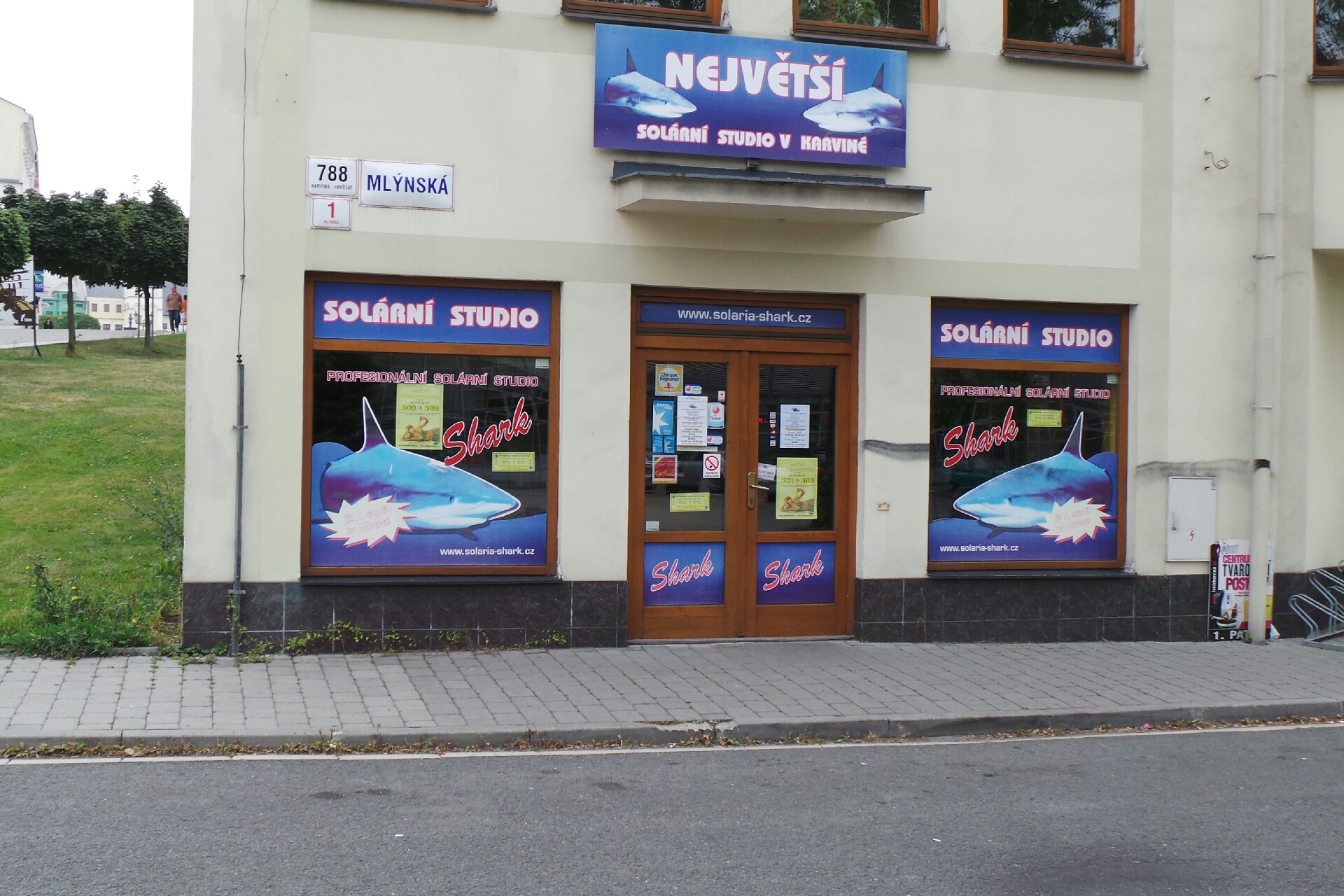 Solární studio Shark