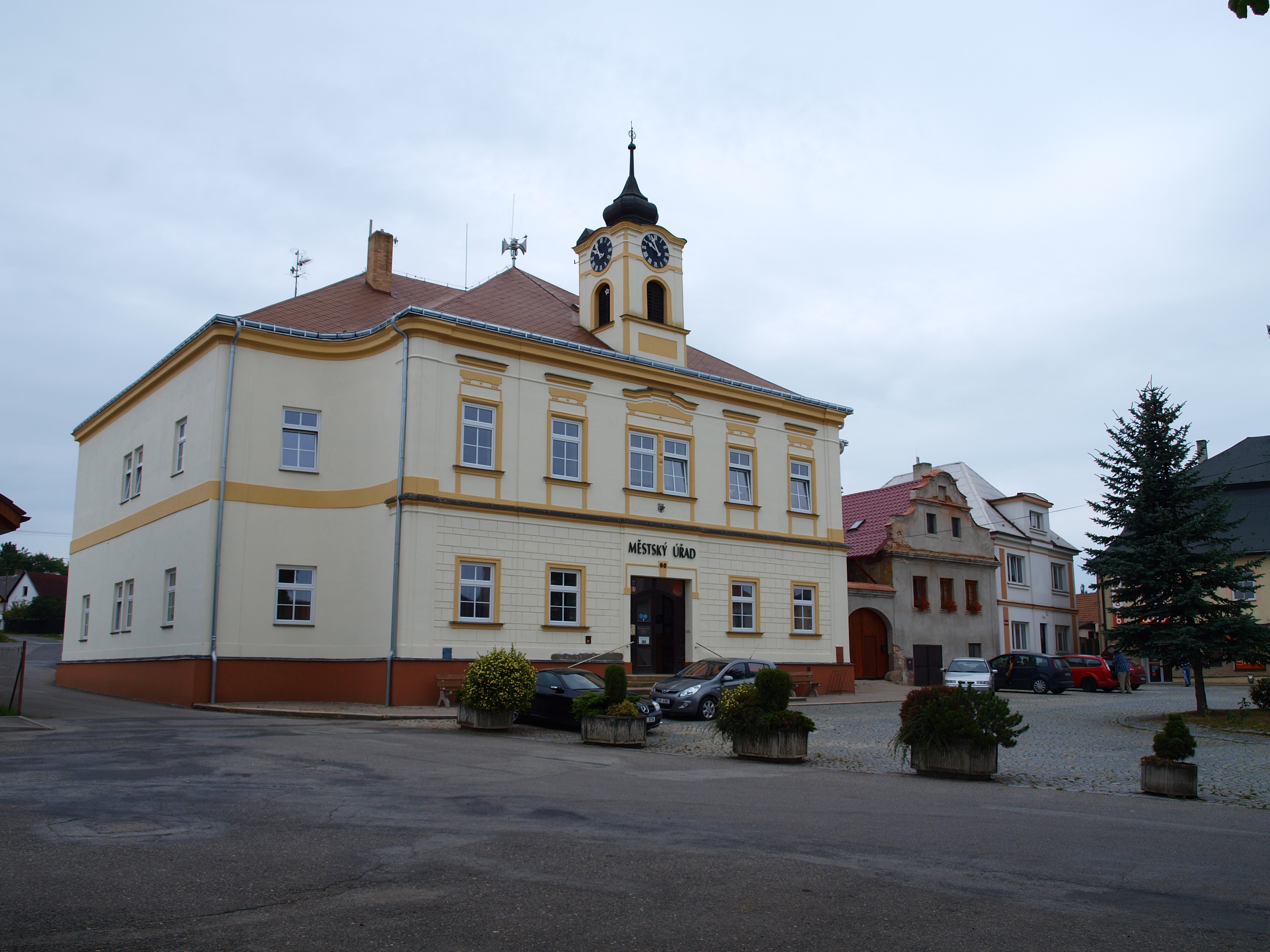 Habry - městský úřad foto 3