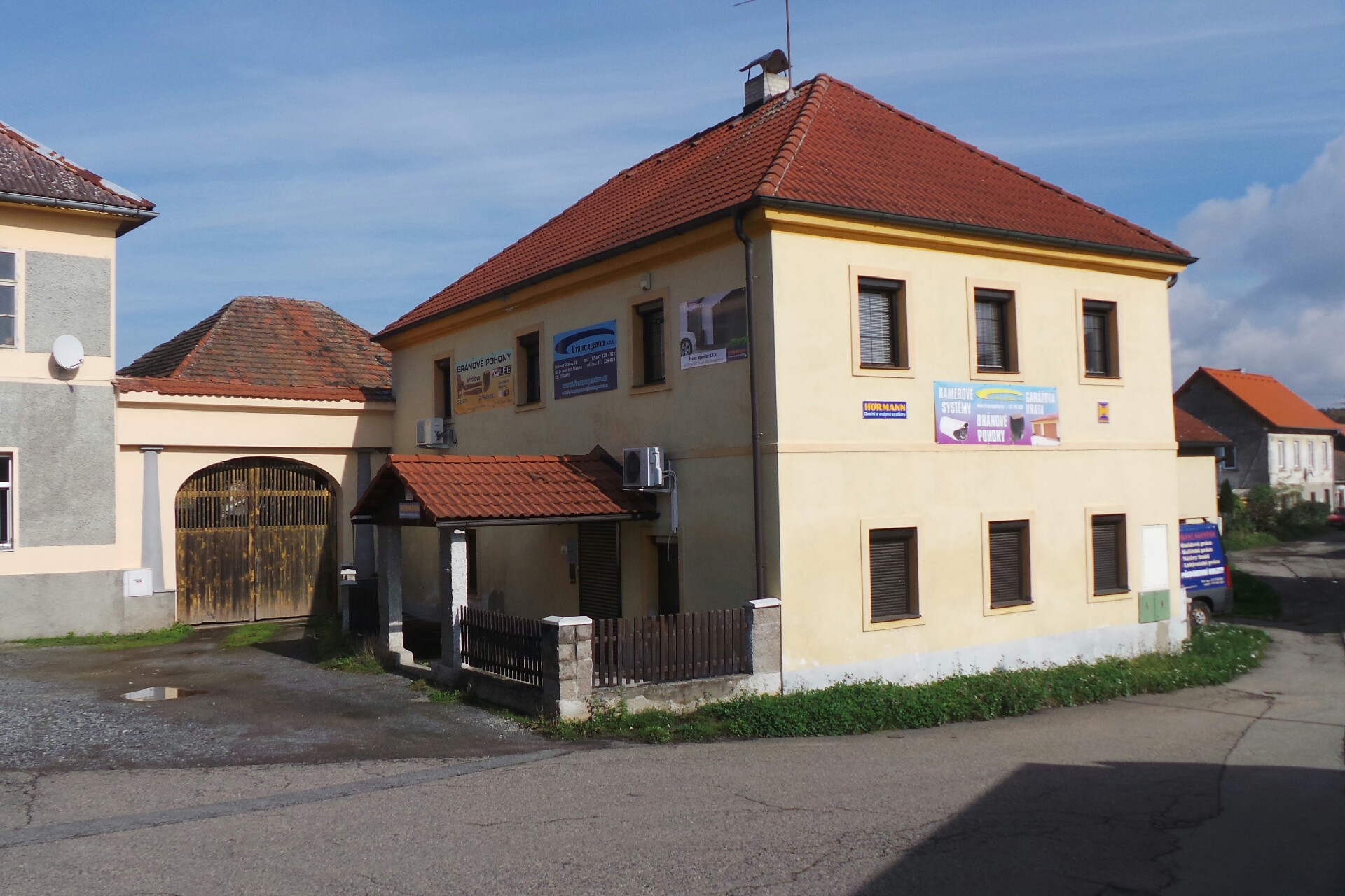 Franz agentur s.r.o. - garážová vrata