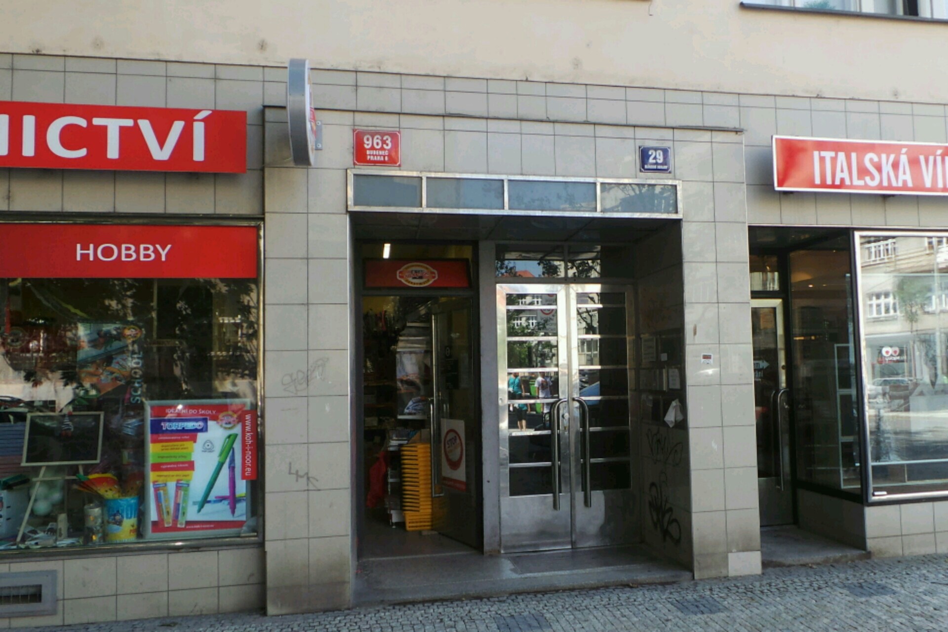 Hnízdo - Veronika Vítová