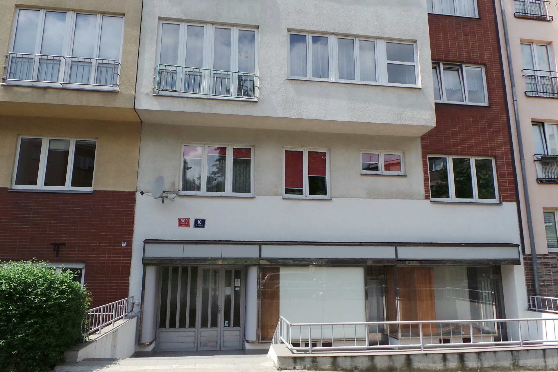 DELPHIN POOL, s.r.o.