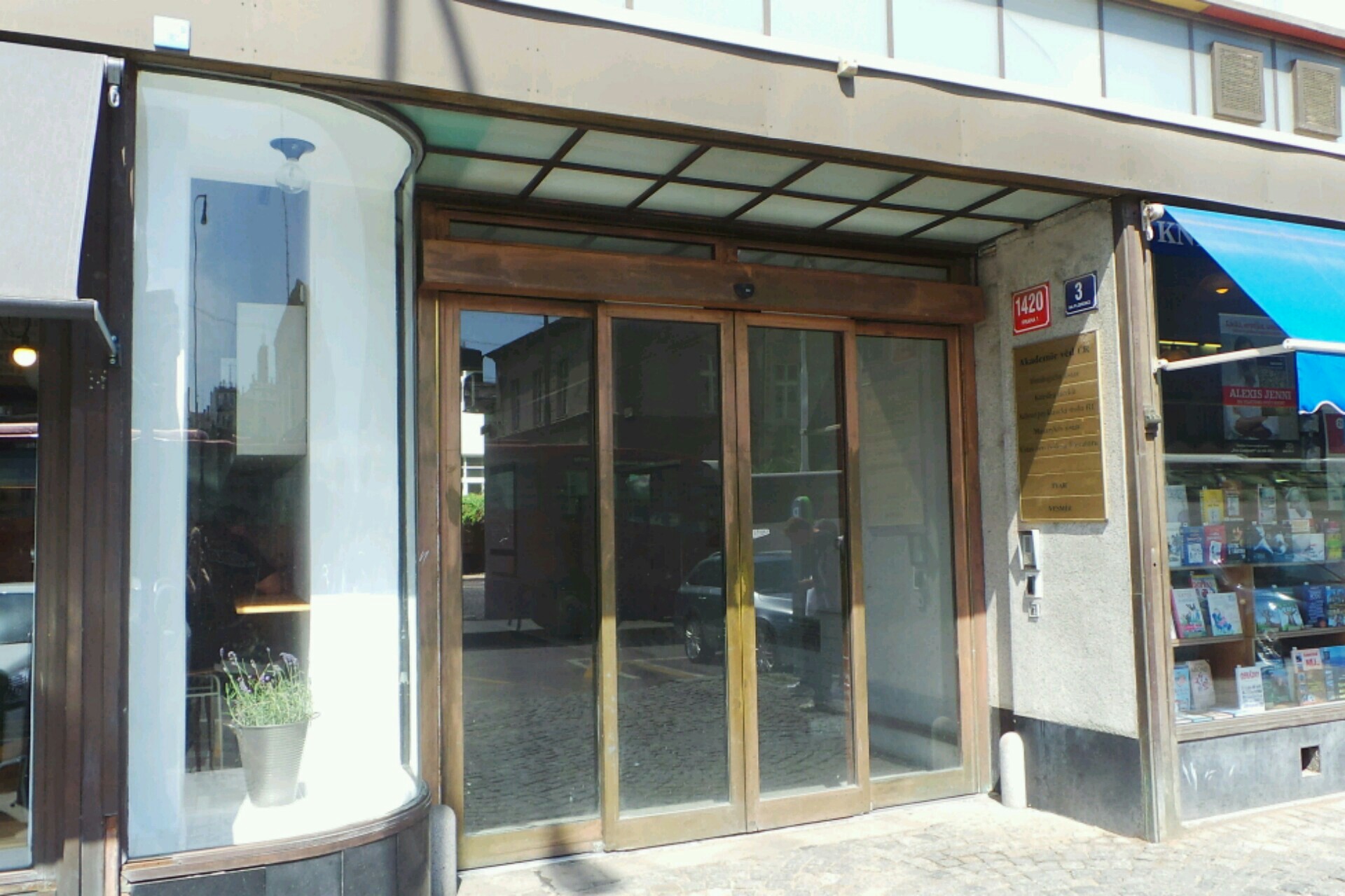 VESMÍR, spol. s r.o.