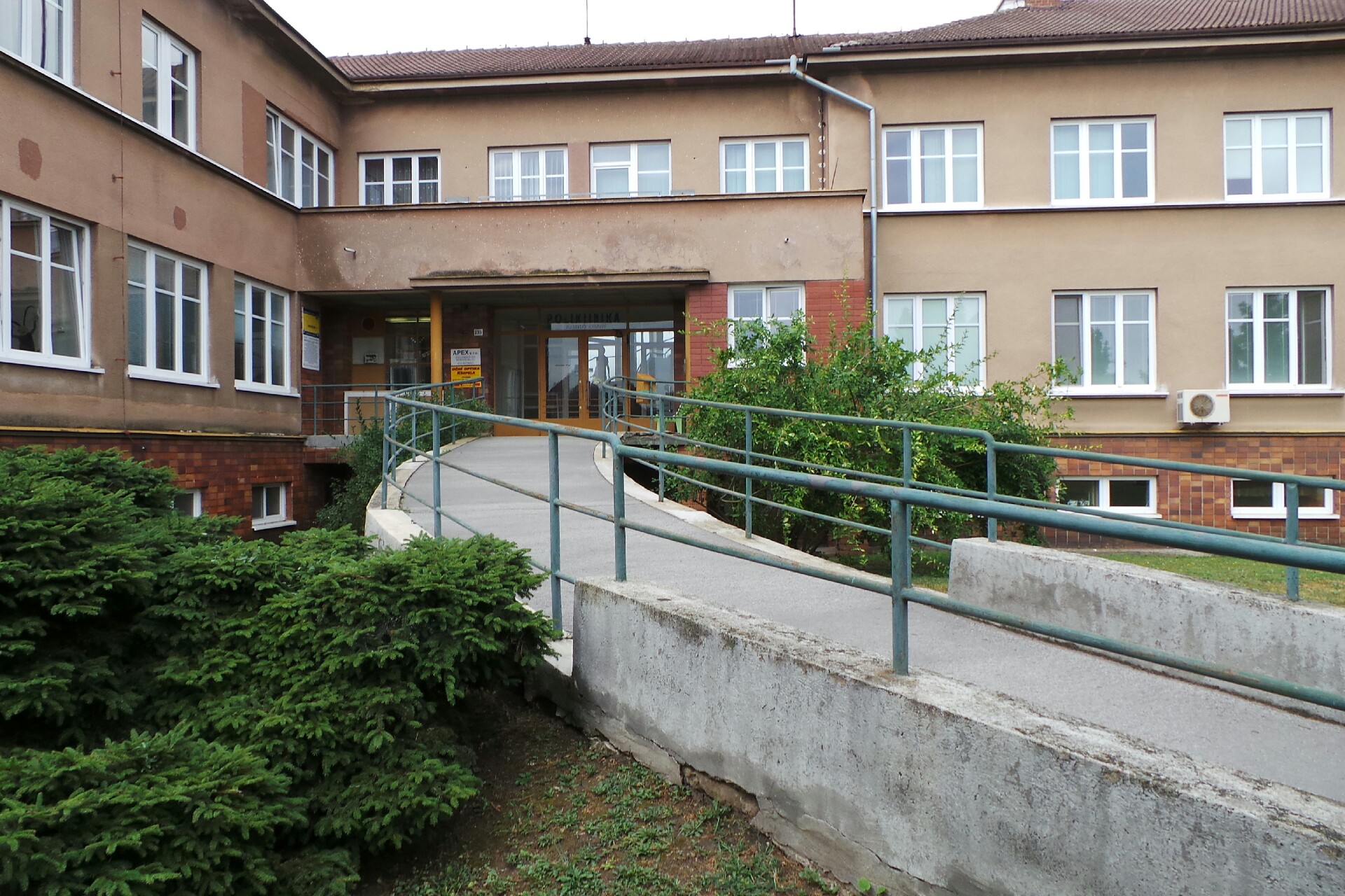 Dr. Ladislav Kučera