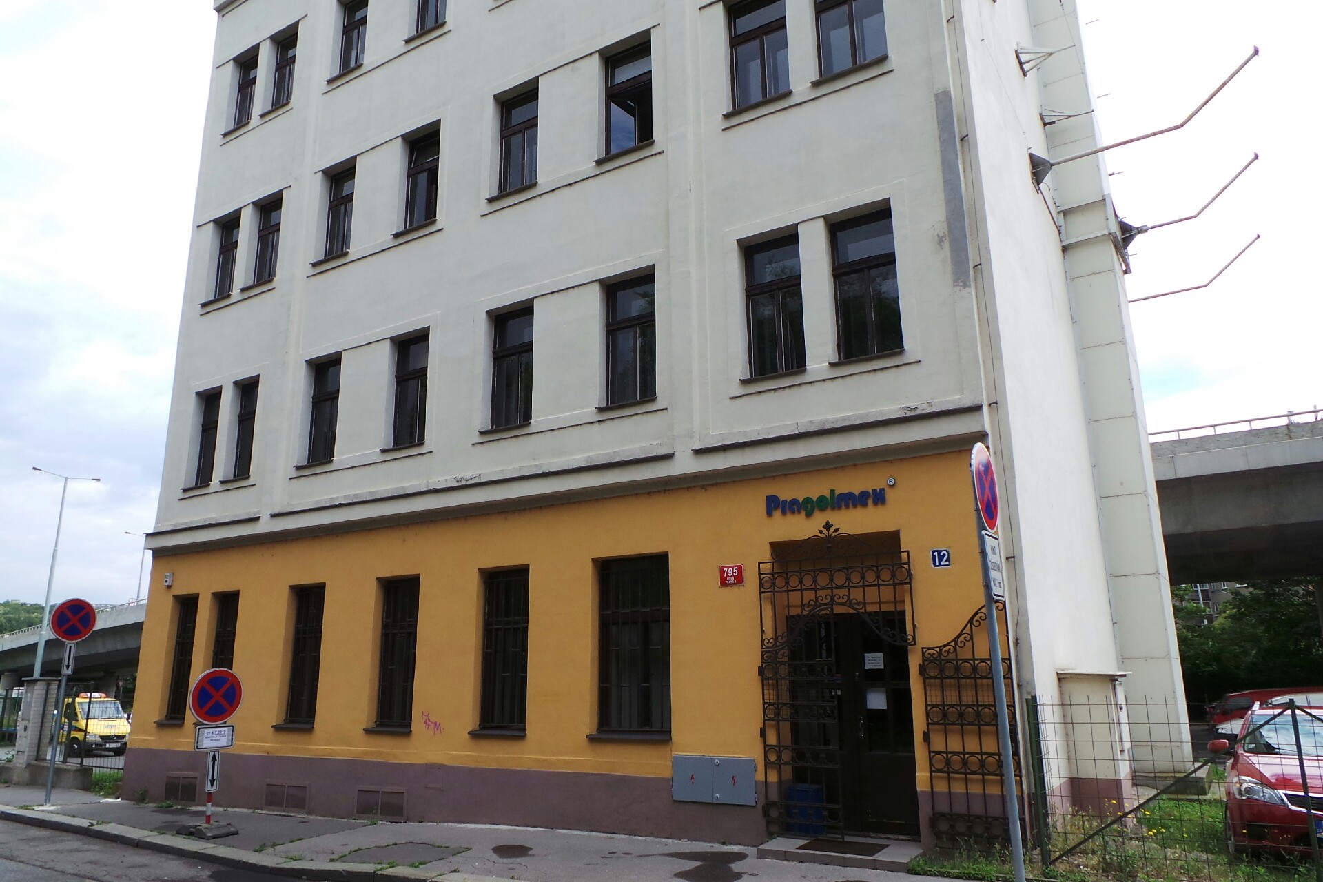 PRAGOIMEX, a.s.