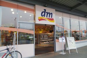 Firemní grafika dm drogerie markt s.r.o.
