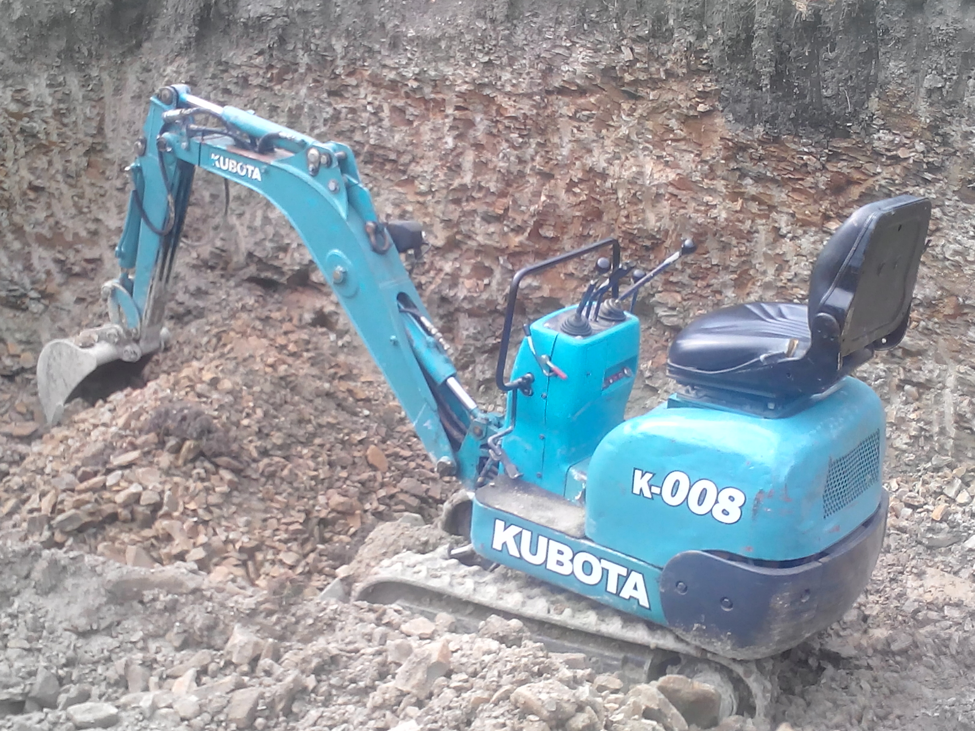 Petr Ešpandr - zemní práce minibagrem foto 2