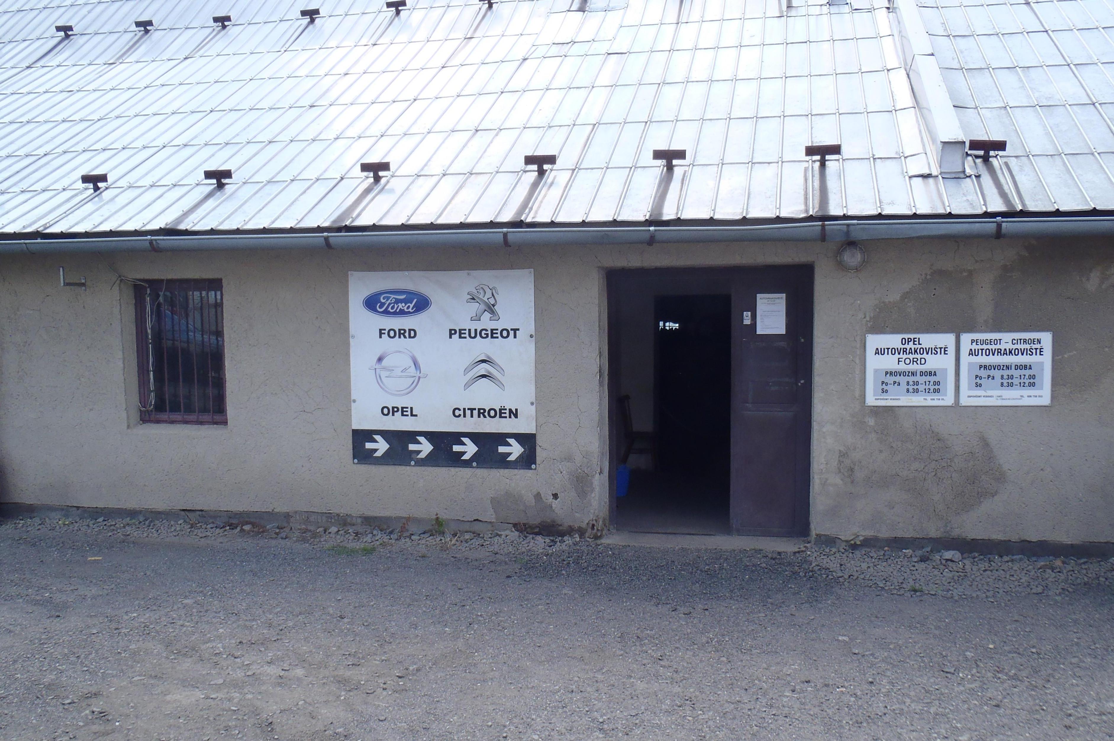 Autovrakoviště Peugeot a Citroën – Jiří Vaněk