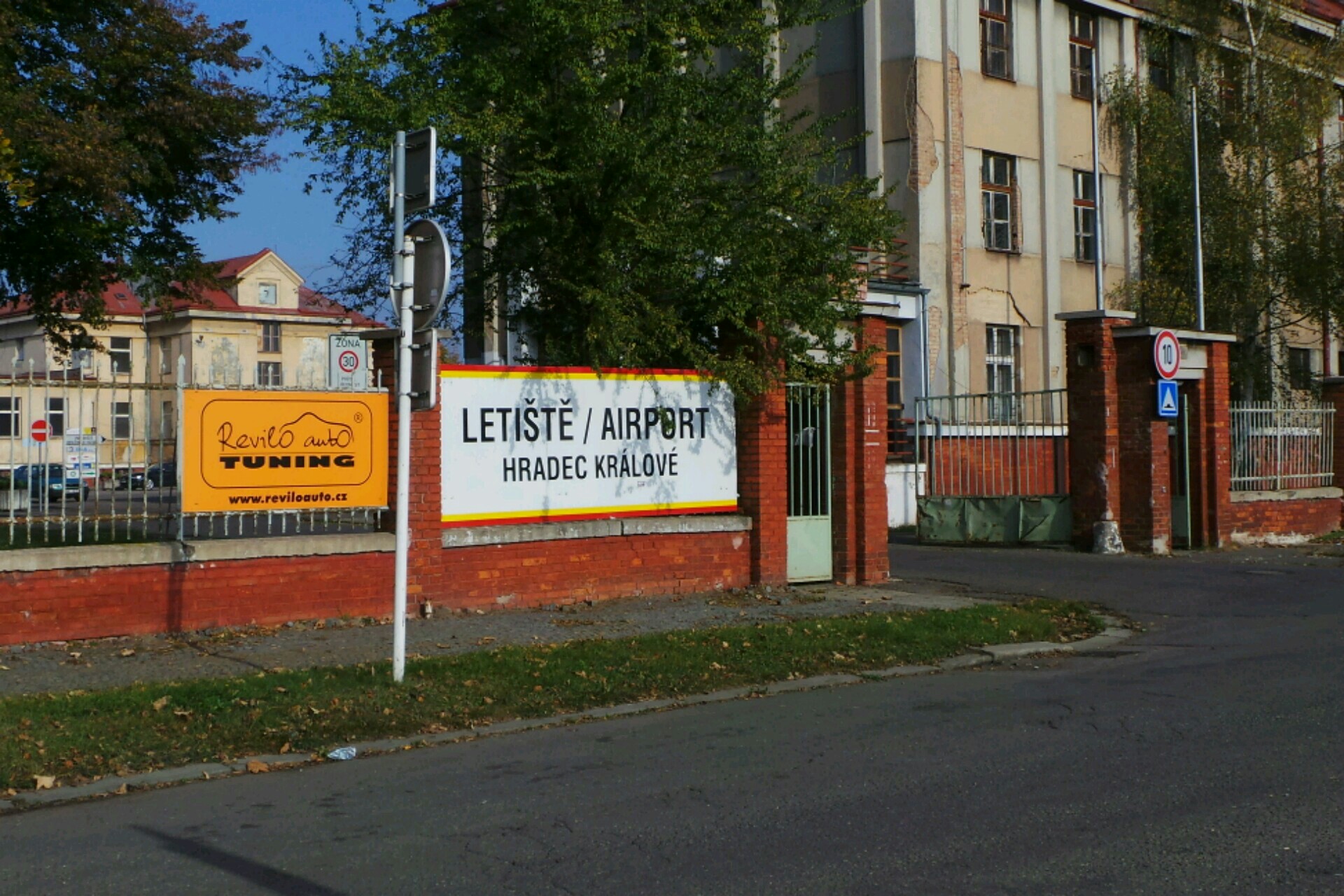 Letecké služby Hradec Králové a.s.