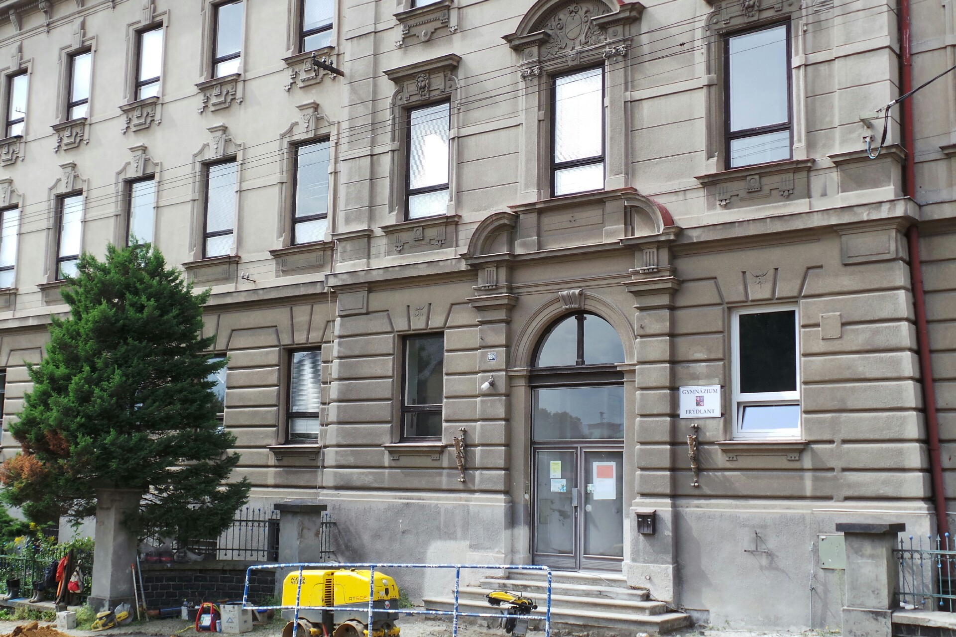 Gymnázium Frýdlant, Mládeže 884