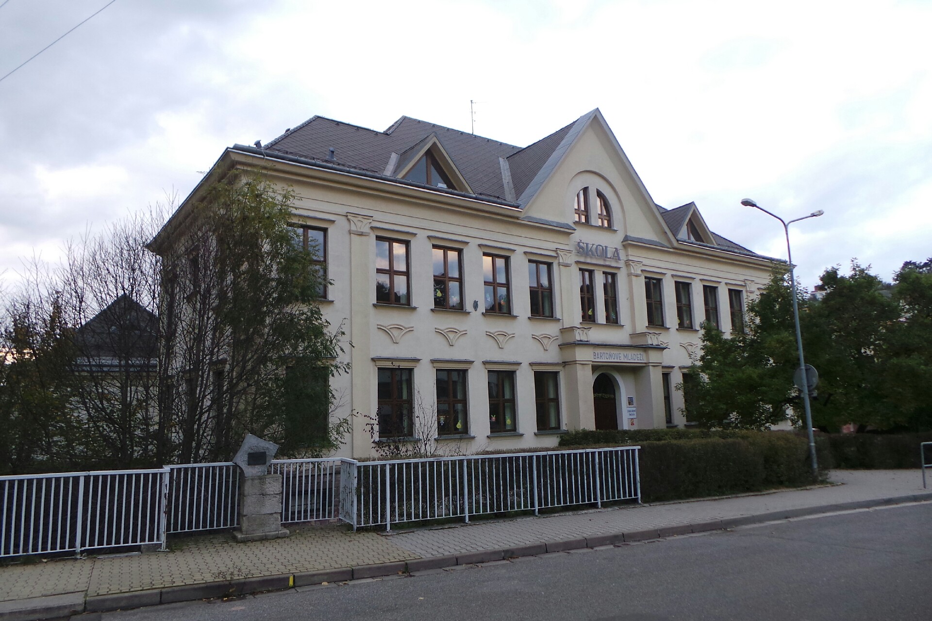 ZŠ Náchod, Drtinovo náměstí