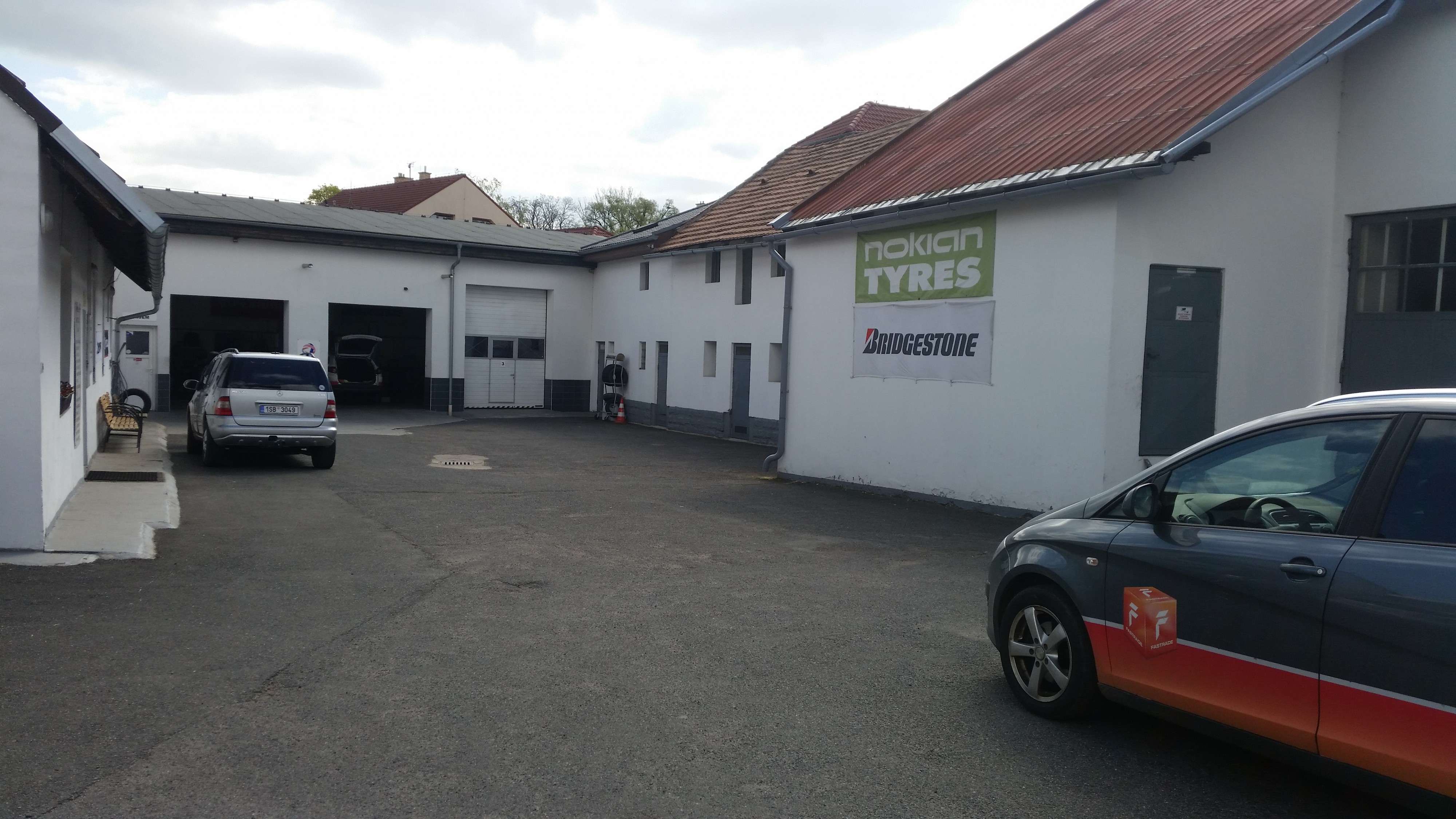 Pneuservis ve Žlíbku foto 4