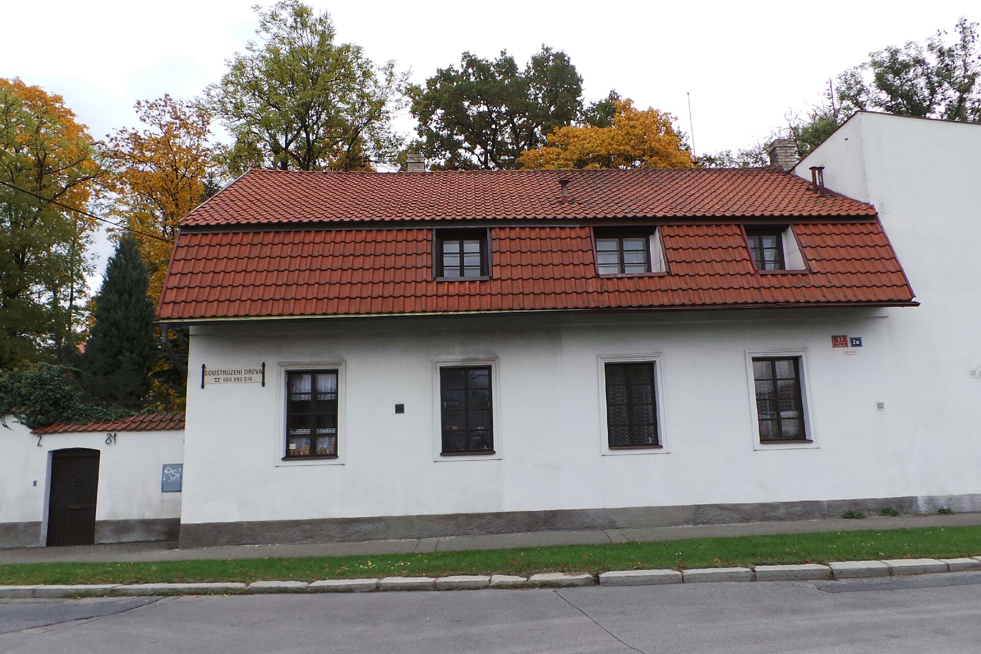 Dr. Ferdinand VORÁČEK - Restaurování starožitného nábytku