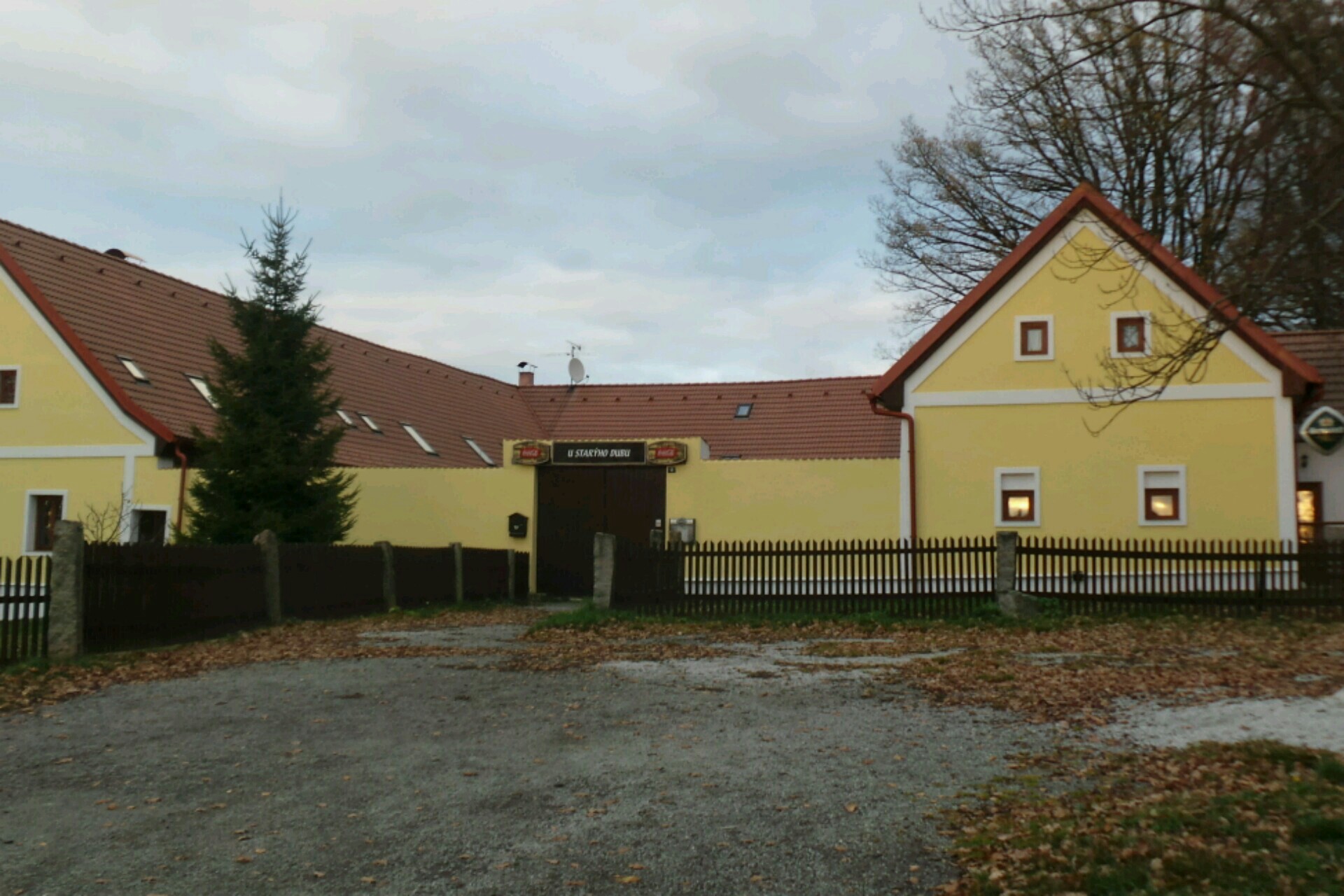 Penzion U starýho dubu s.r.o. foto 1