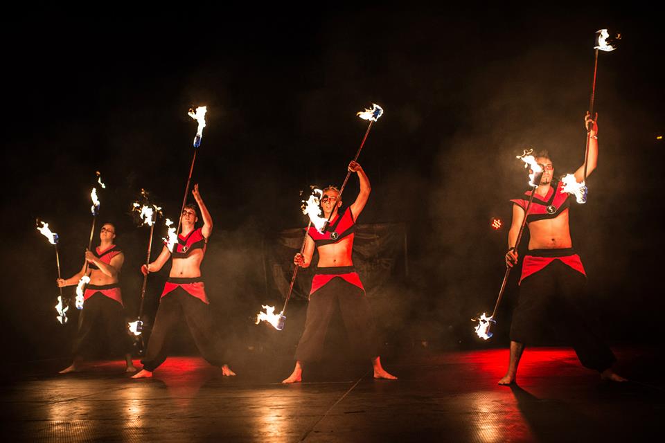 Magnis - Fire & Light Performance foto 4