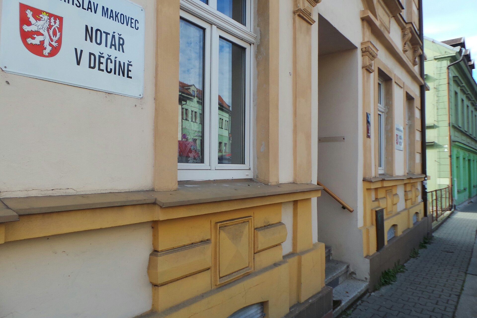 JUDr. Vratislav Makovec - notář Děčín