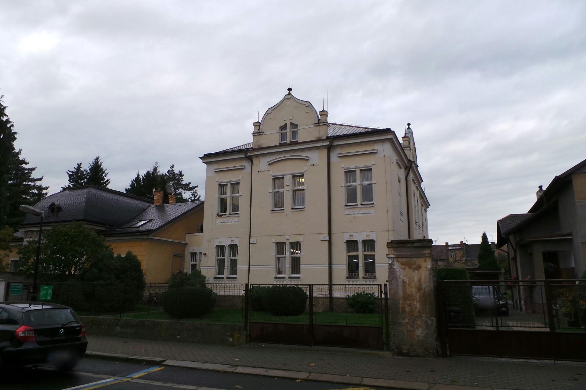 MUDr. Alžběta Chrzová