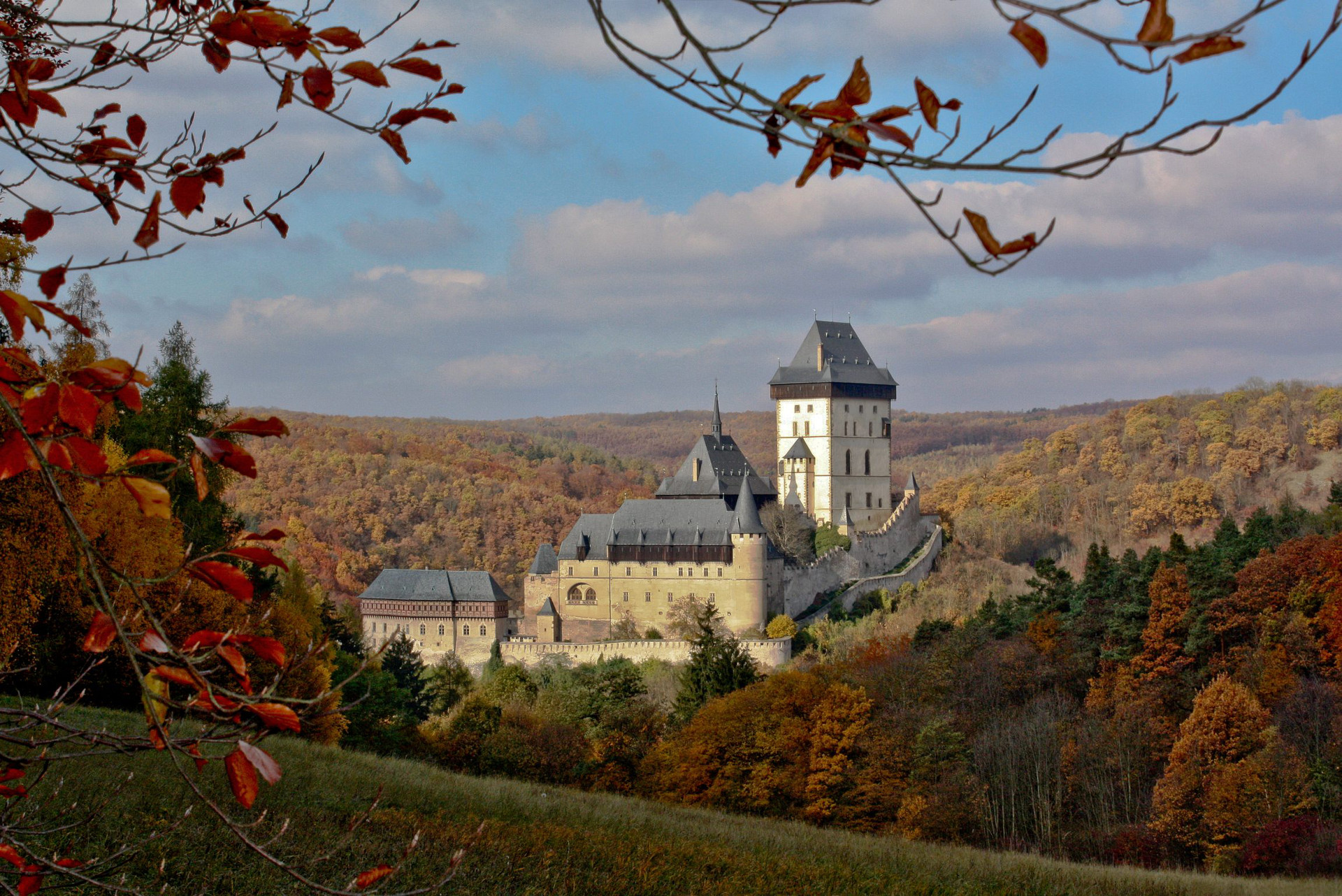 Státní hrad Karlštejn foto 2