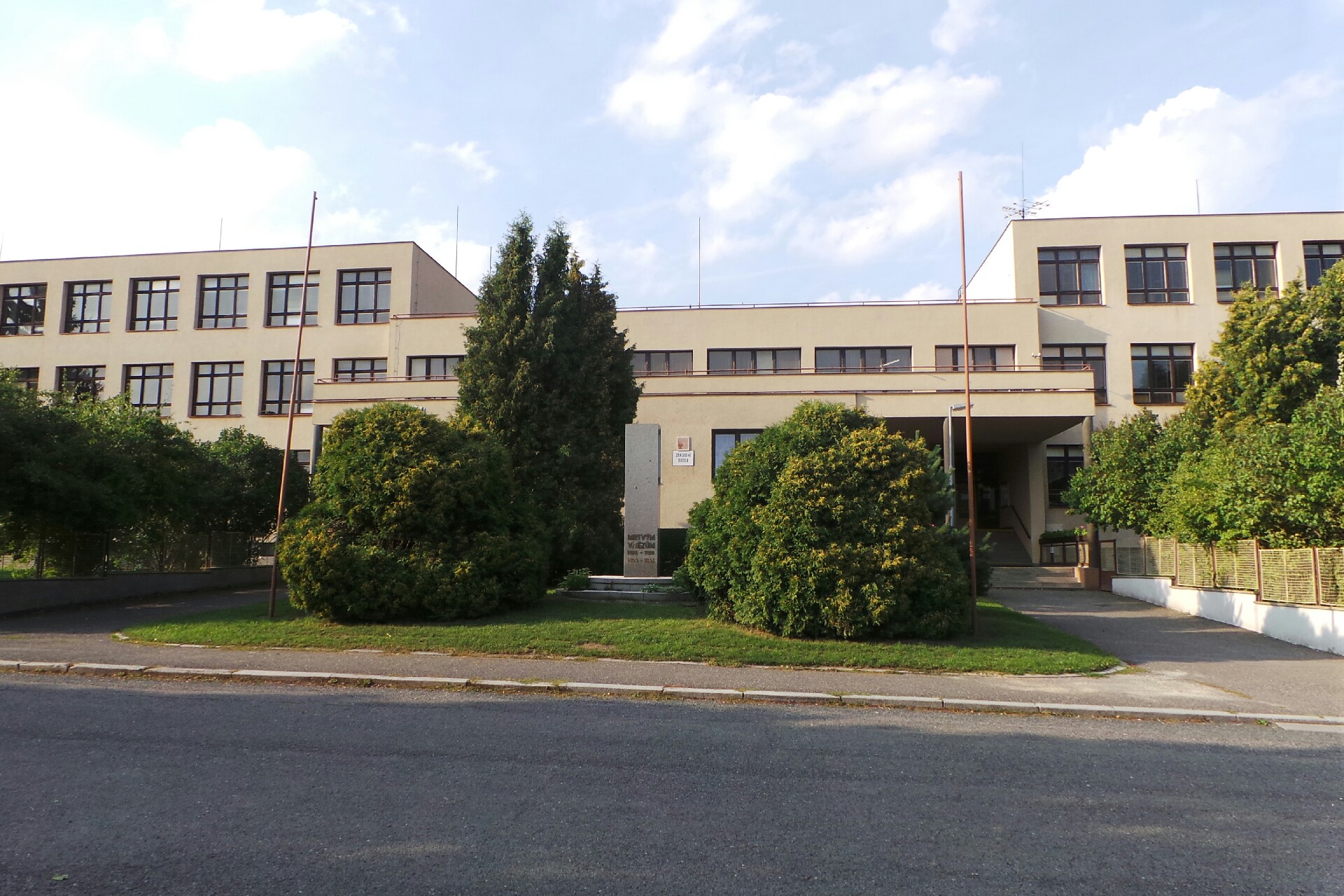 ZŠ Březnice, Rožmitálská