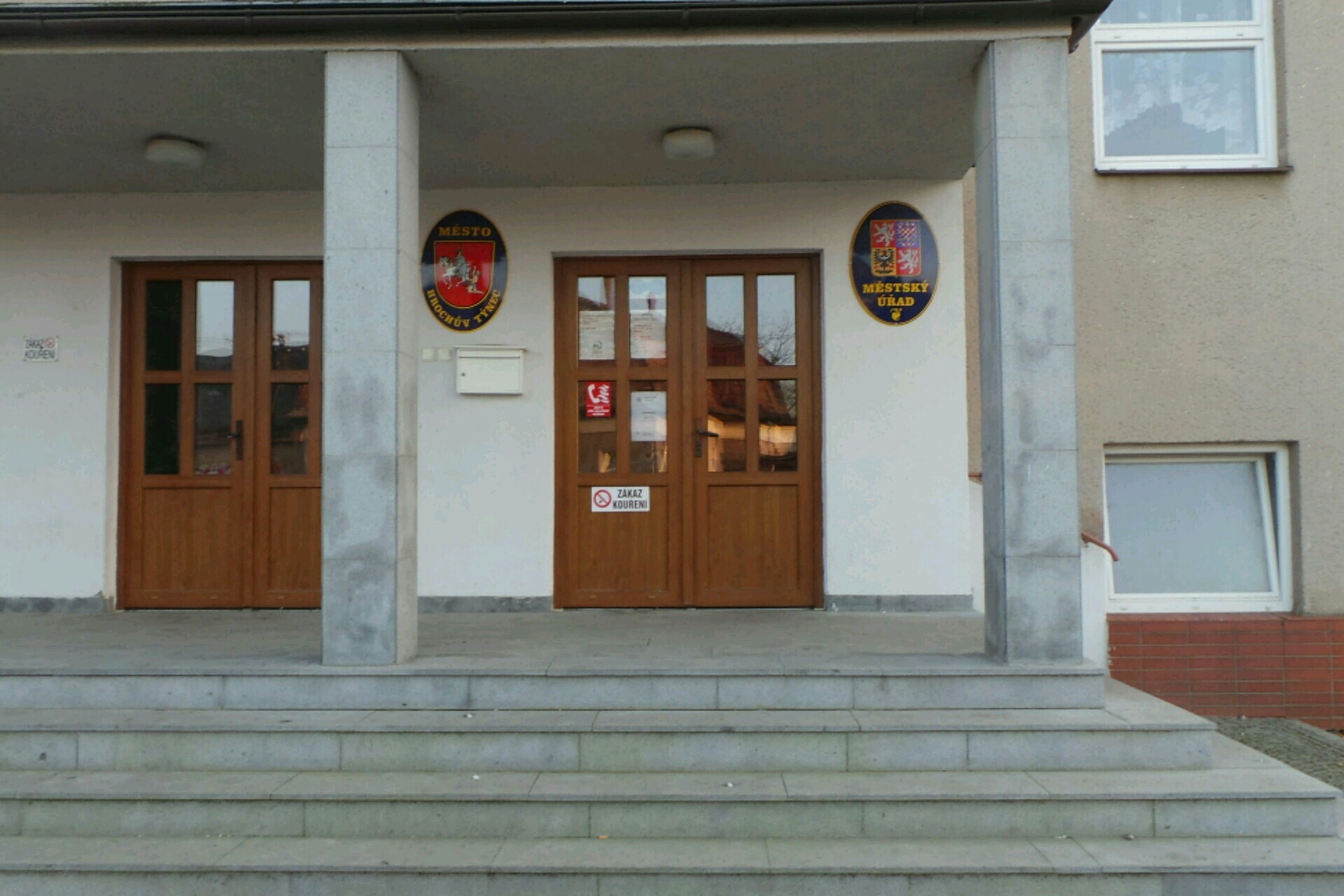 Hrochův Týnec - městský úřad