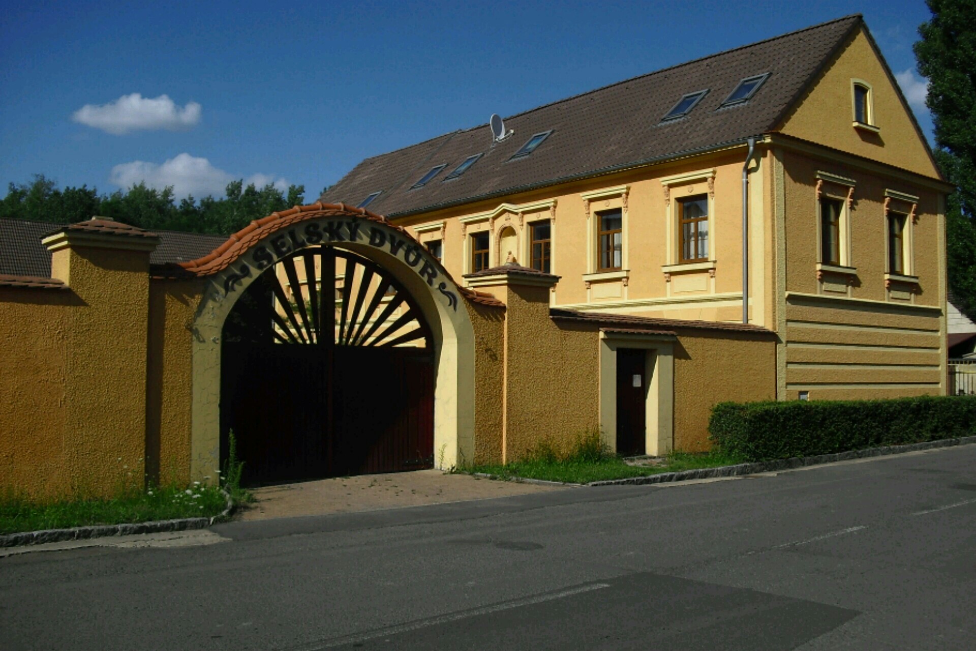 Jezdecká stáj Selský dvůr, o.s.