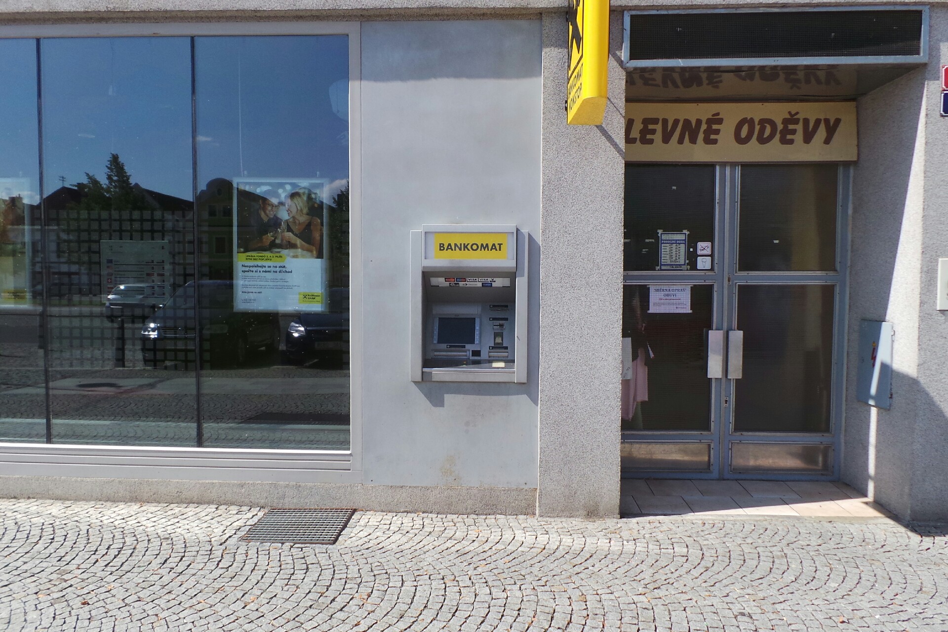 Raiffeisenbank - bankomat