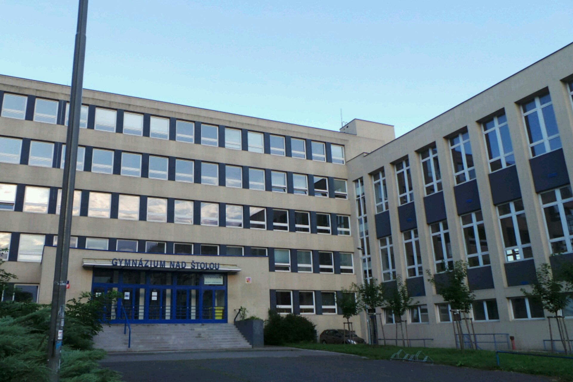 Gymnázium Praha 7, Nad Štolou