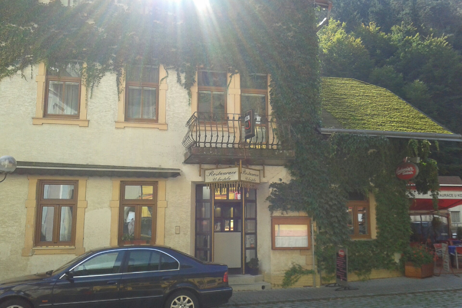 Restaurace U Kostela