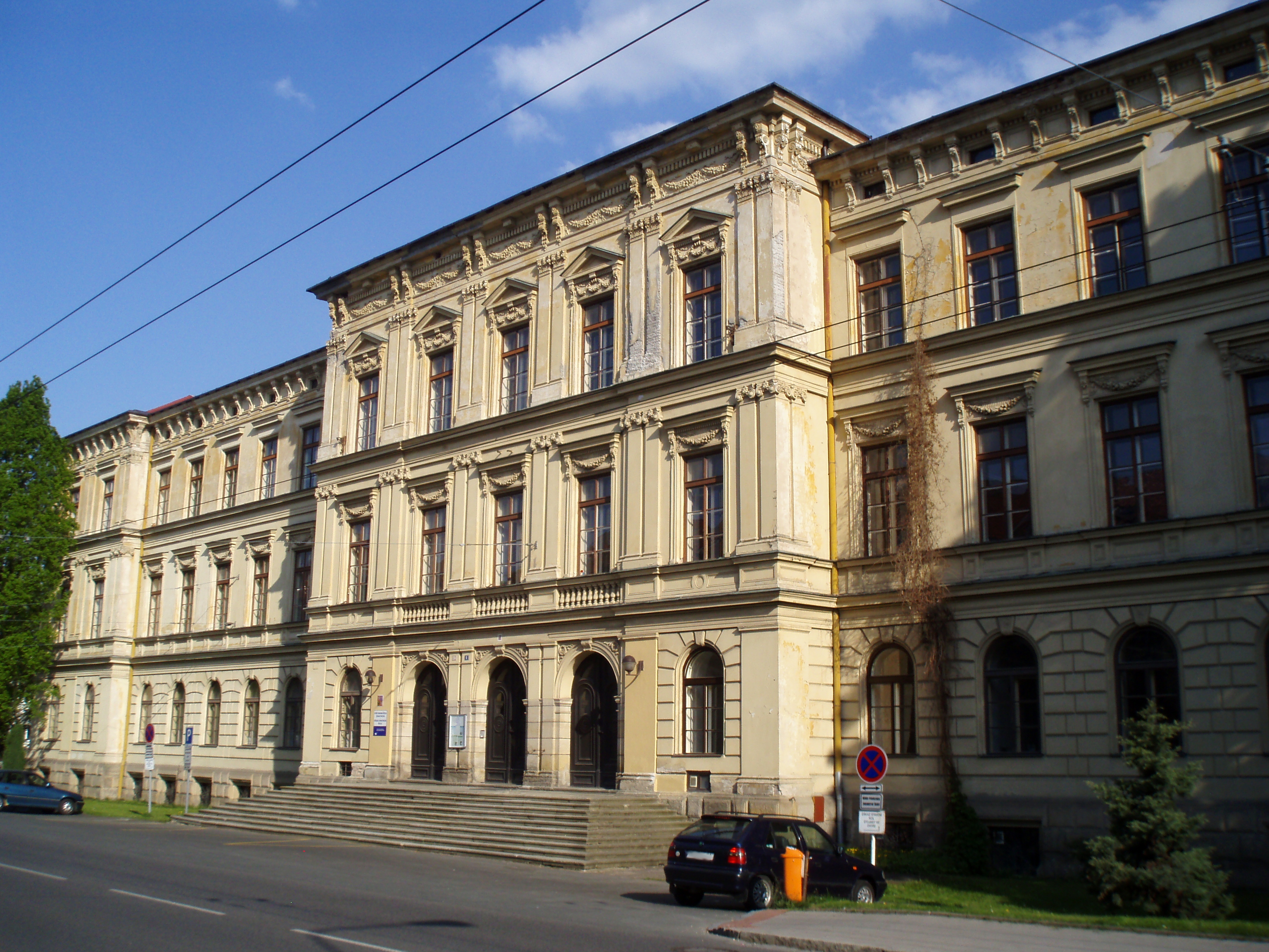 Vyšší odborná škola zdravotnická a Střední zdravotnická škola, Hradec Králové foto 5