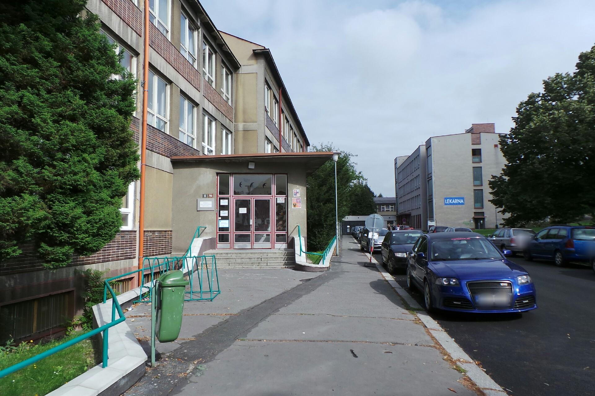 Knihovna Střední uměleckoprůmyslové školy Karlovy Vary