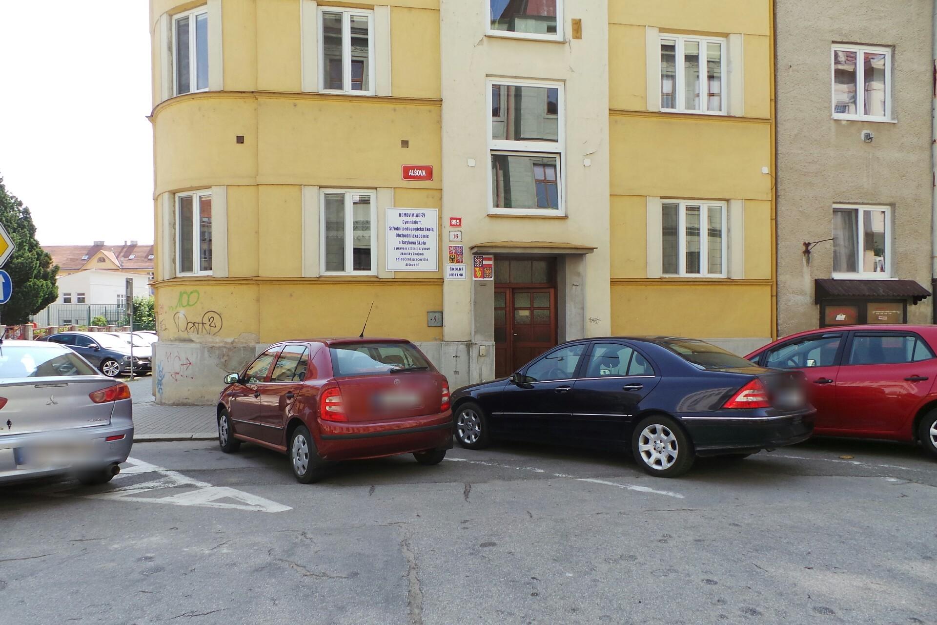 Gymnázium a Střední pedagogická škola, Obchodní akademie a Jazyková škola s právem státní jazykové zkoušky Znojmo - domov mládeže