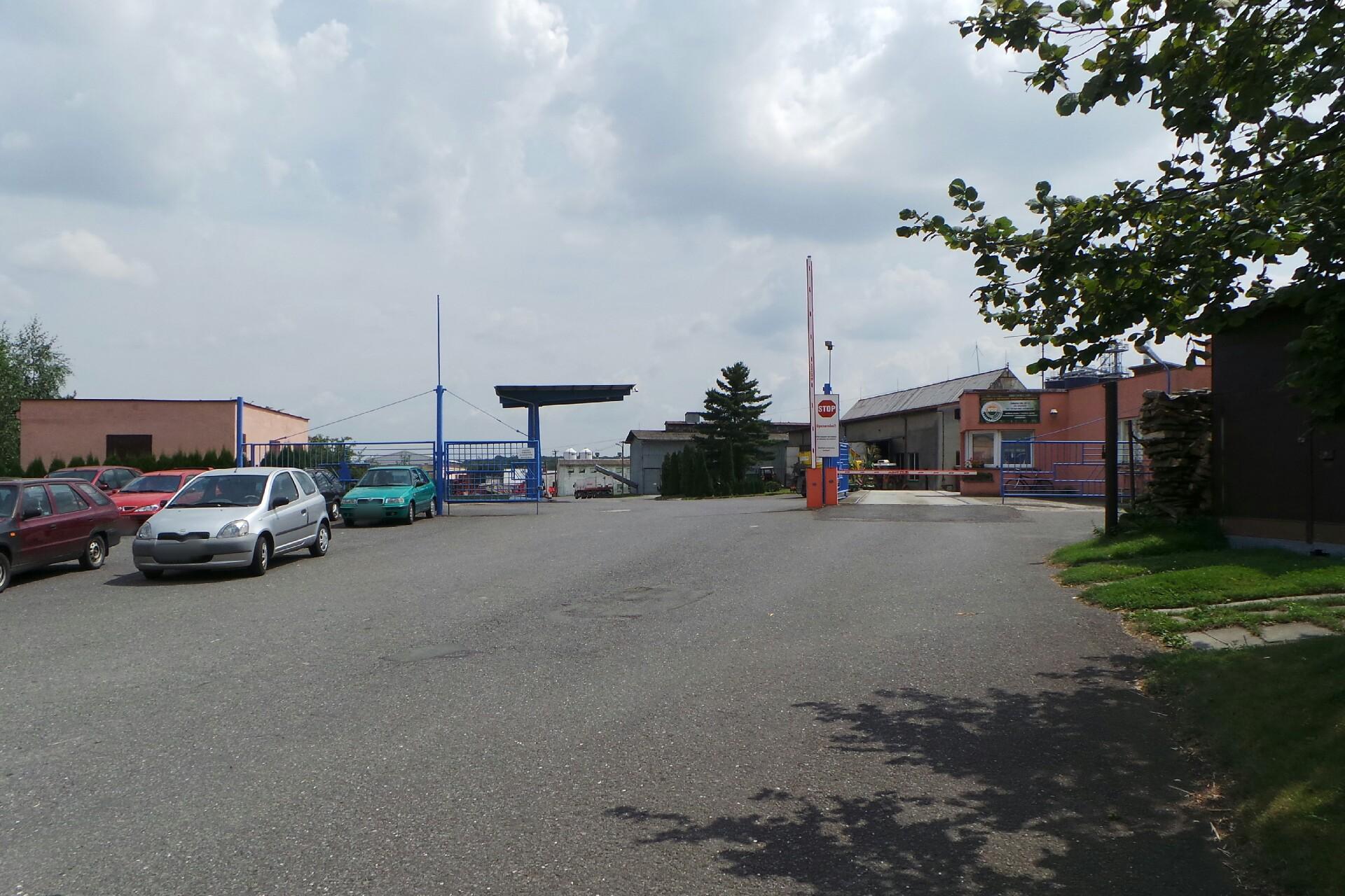 Servis nákladních vozů - Výrobní a obchodní družstvo Stěbořice