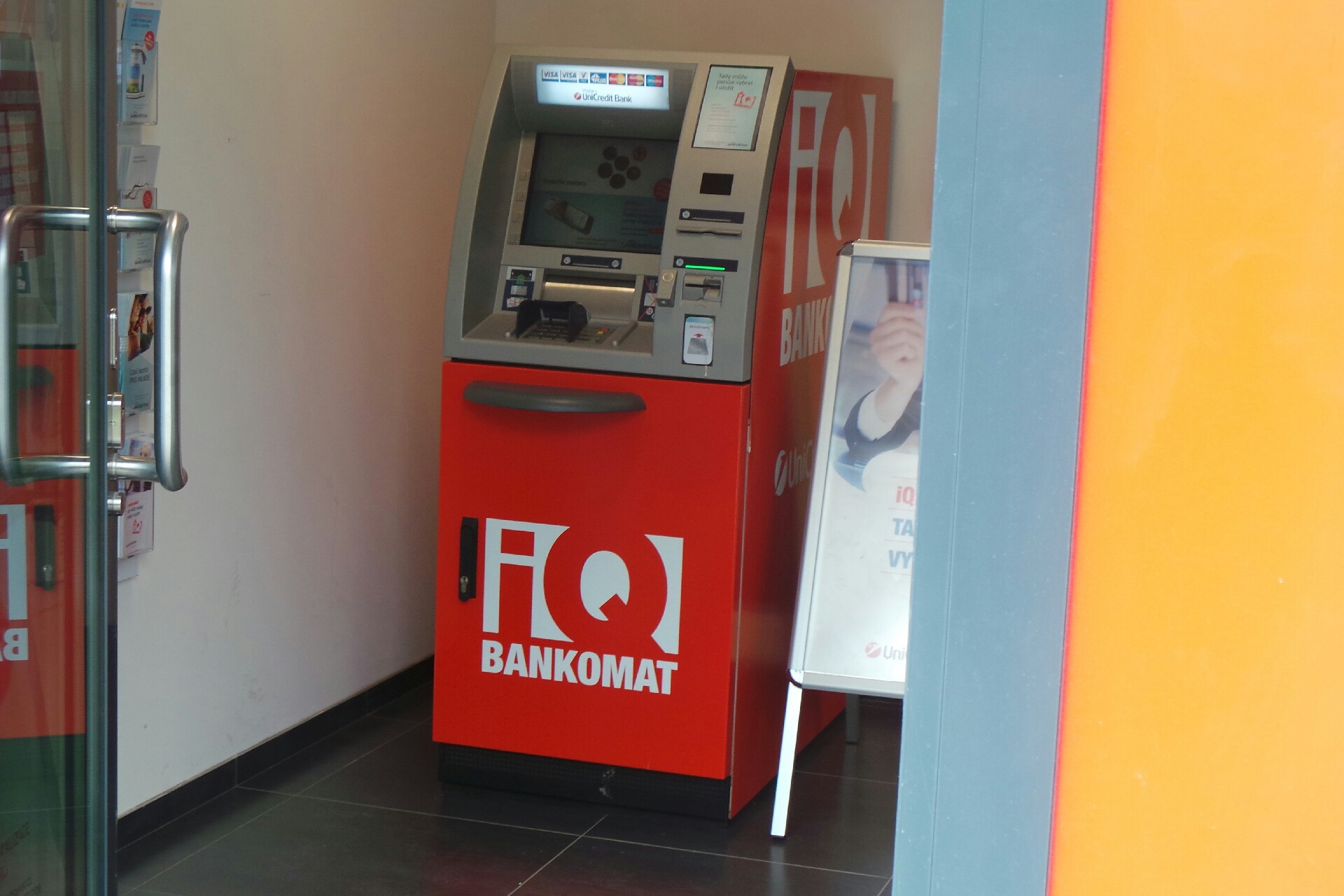 Bankomat UniCredit Bank Czech Republic