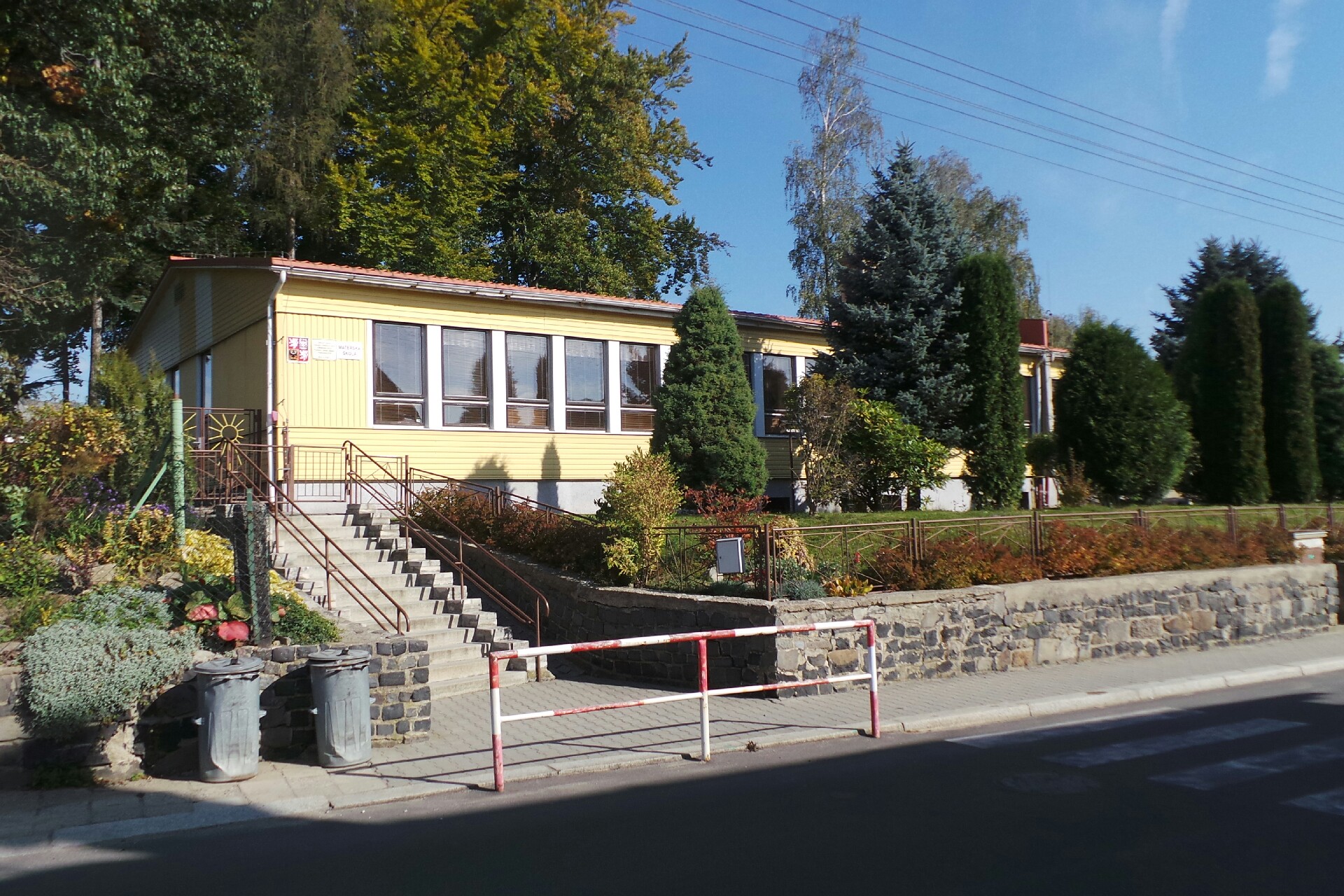 ZŠ, ZUŠ a MŠ Frýdlant - Jiráskova foto 2