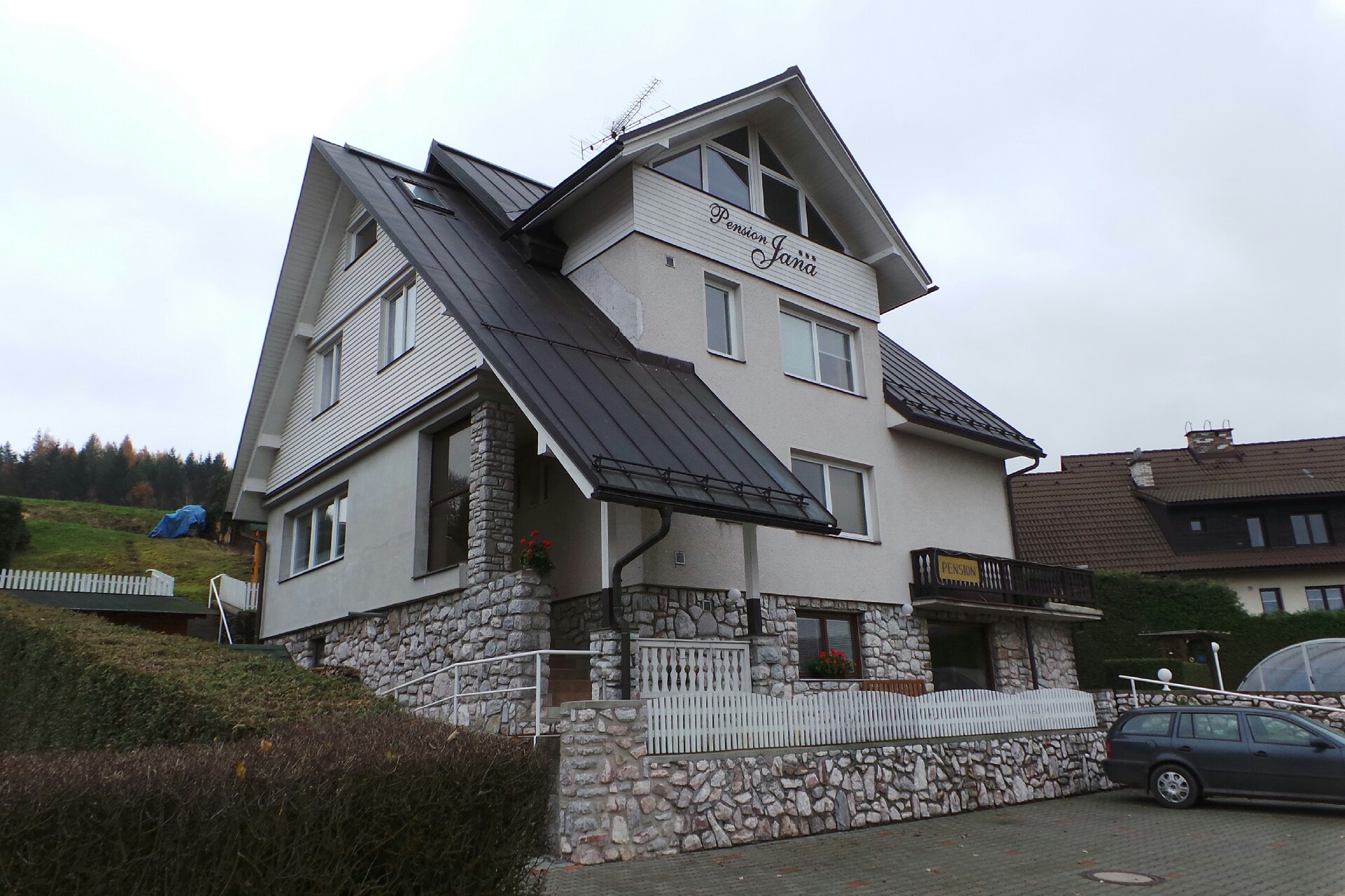 PARADISE REAL, s.r.o.