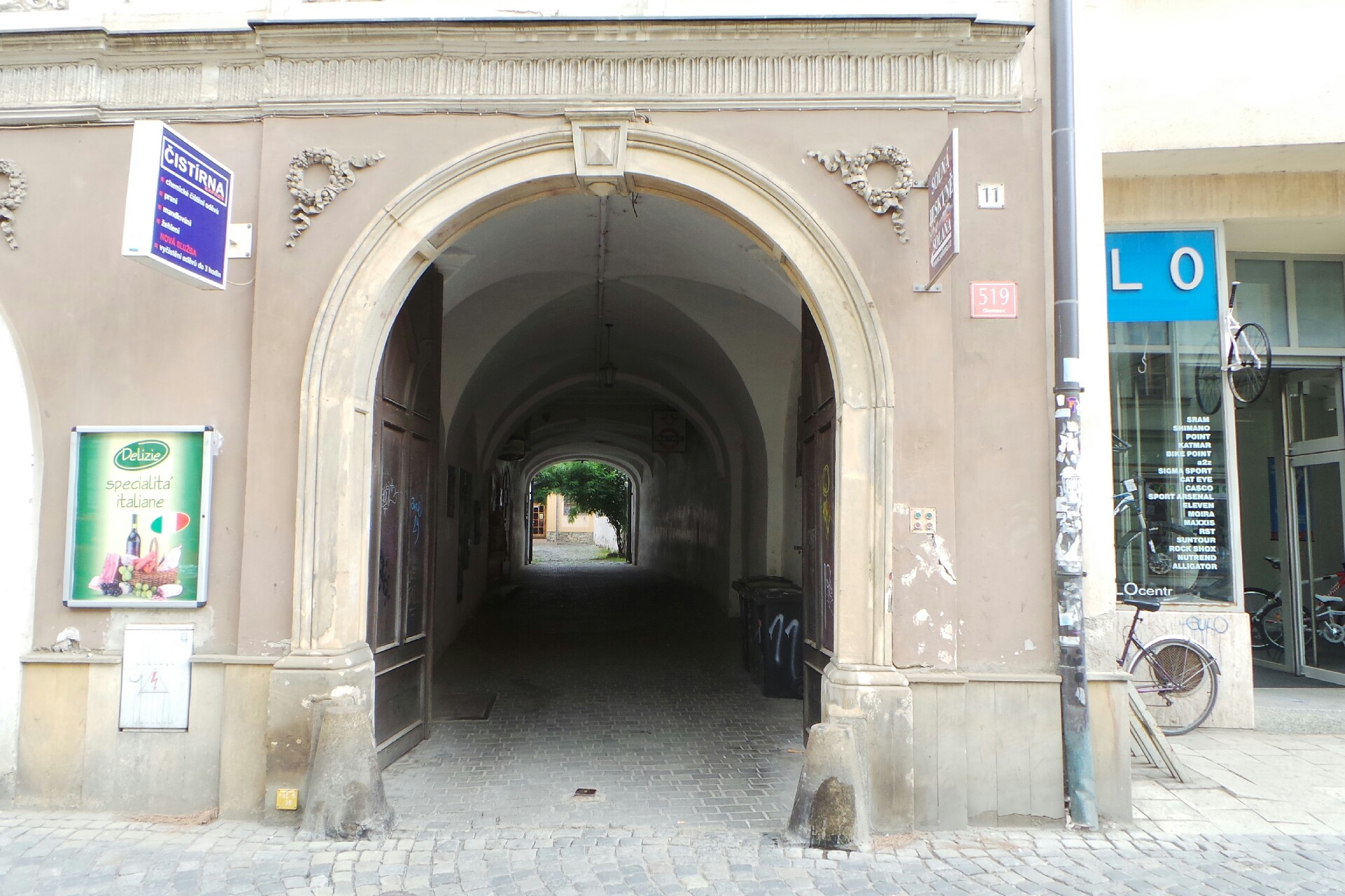 Ivo Češek - Diskotéka foto 1