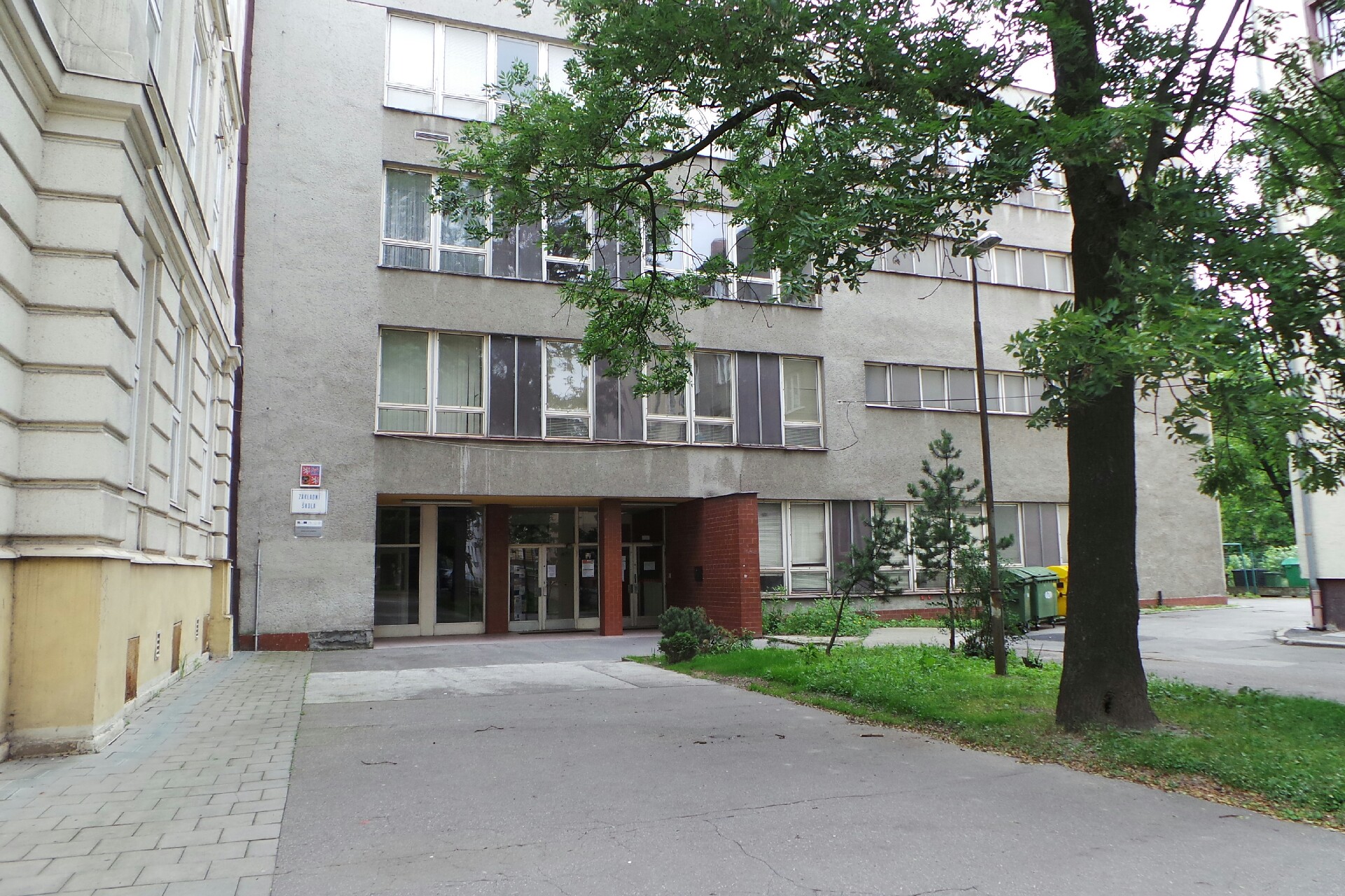 ZŠ Ostrava, Nádražní