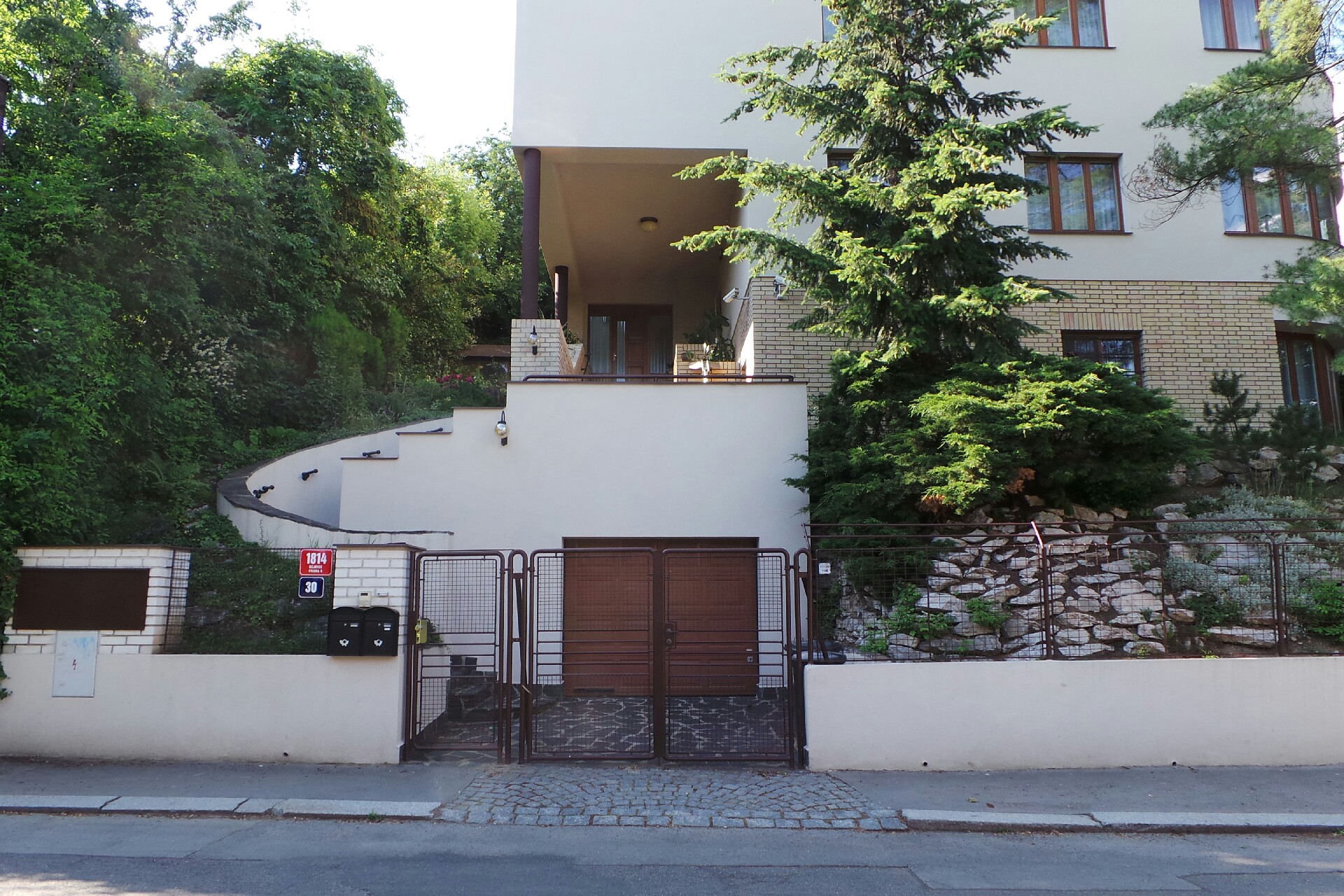 JUDr. Lubomír Vojvodík, advokát