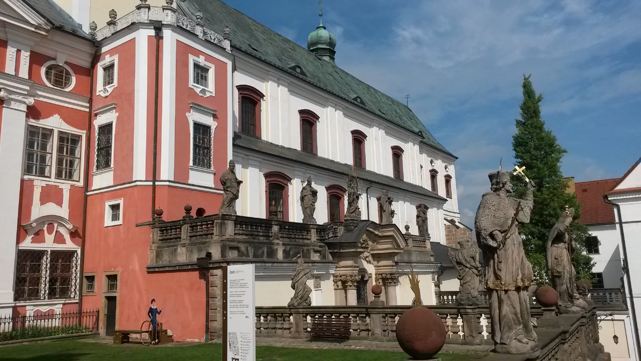 KLÁŠTER BROUMOV - vzdělávací a kulturní centrum foto 3