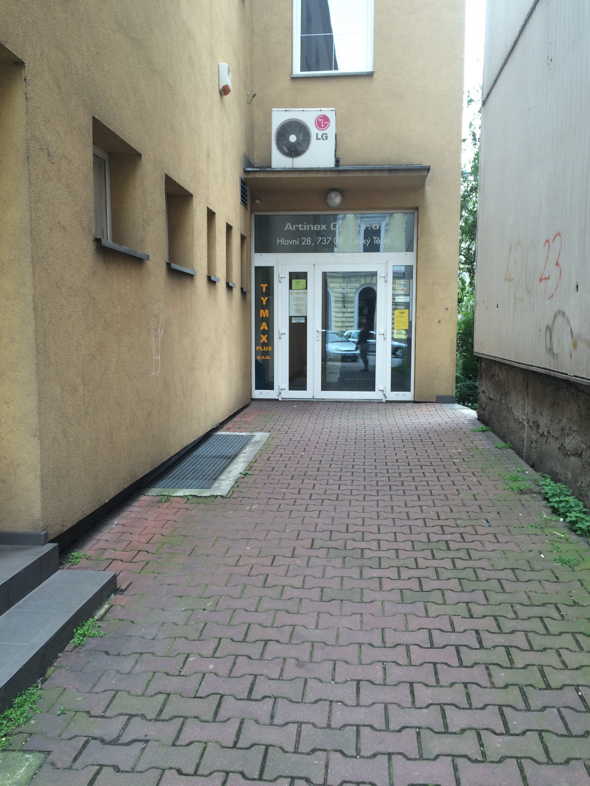 Půjčka Těšín - Ivana Karpetová foto 2