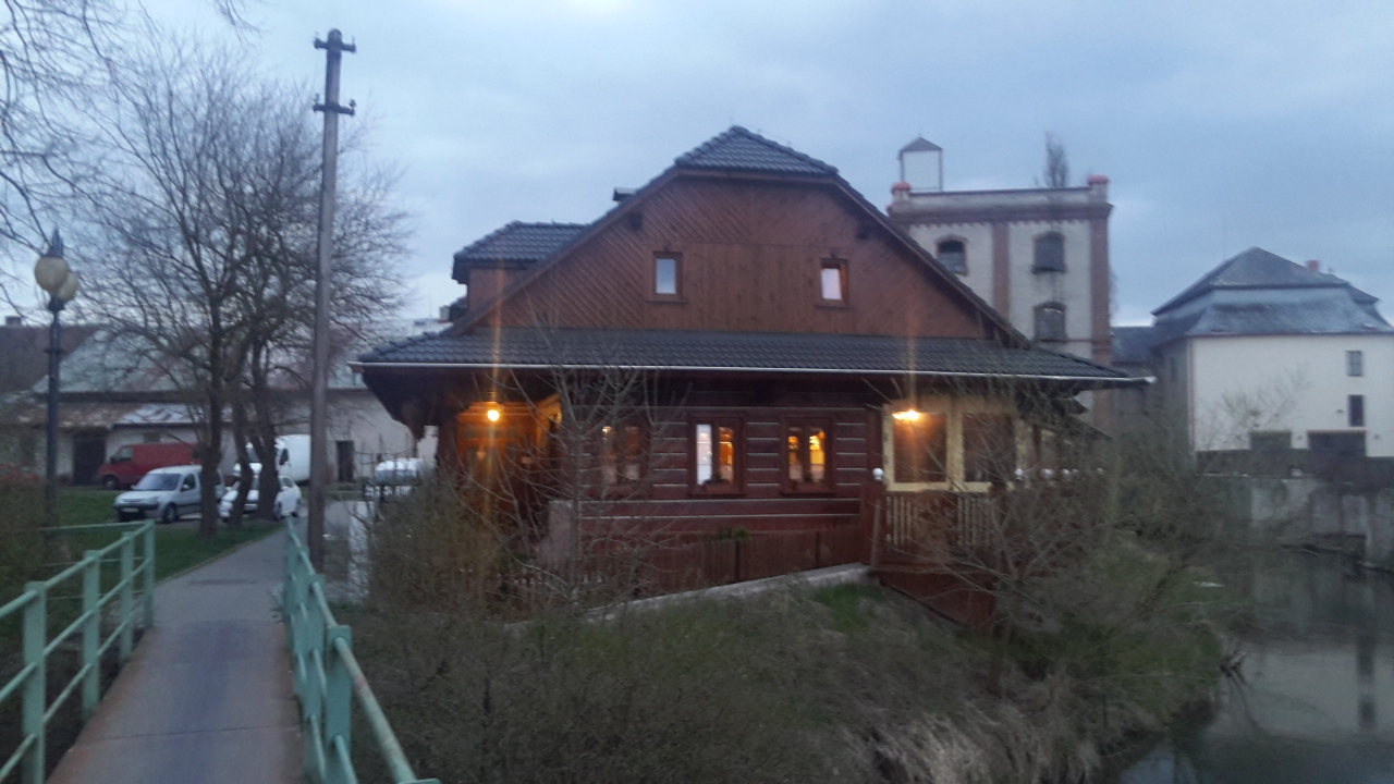 Roubenka u Mlýna - restaurace