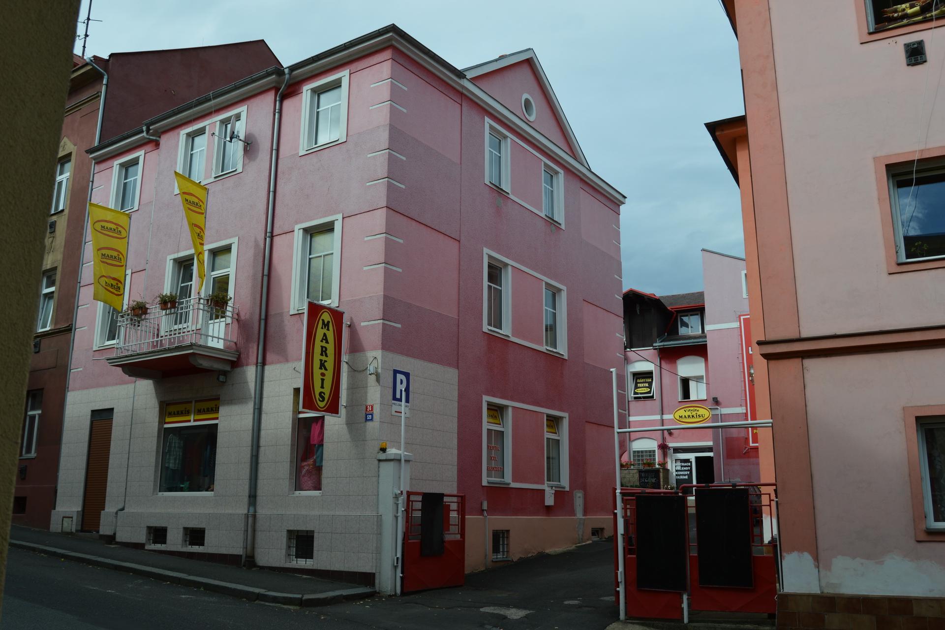 Markis - levný nábytek Děčín