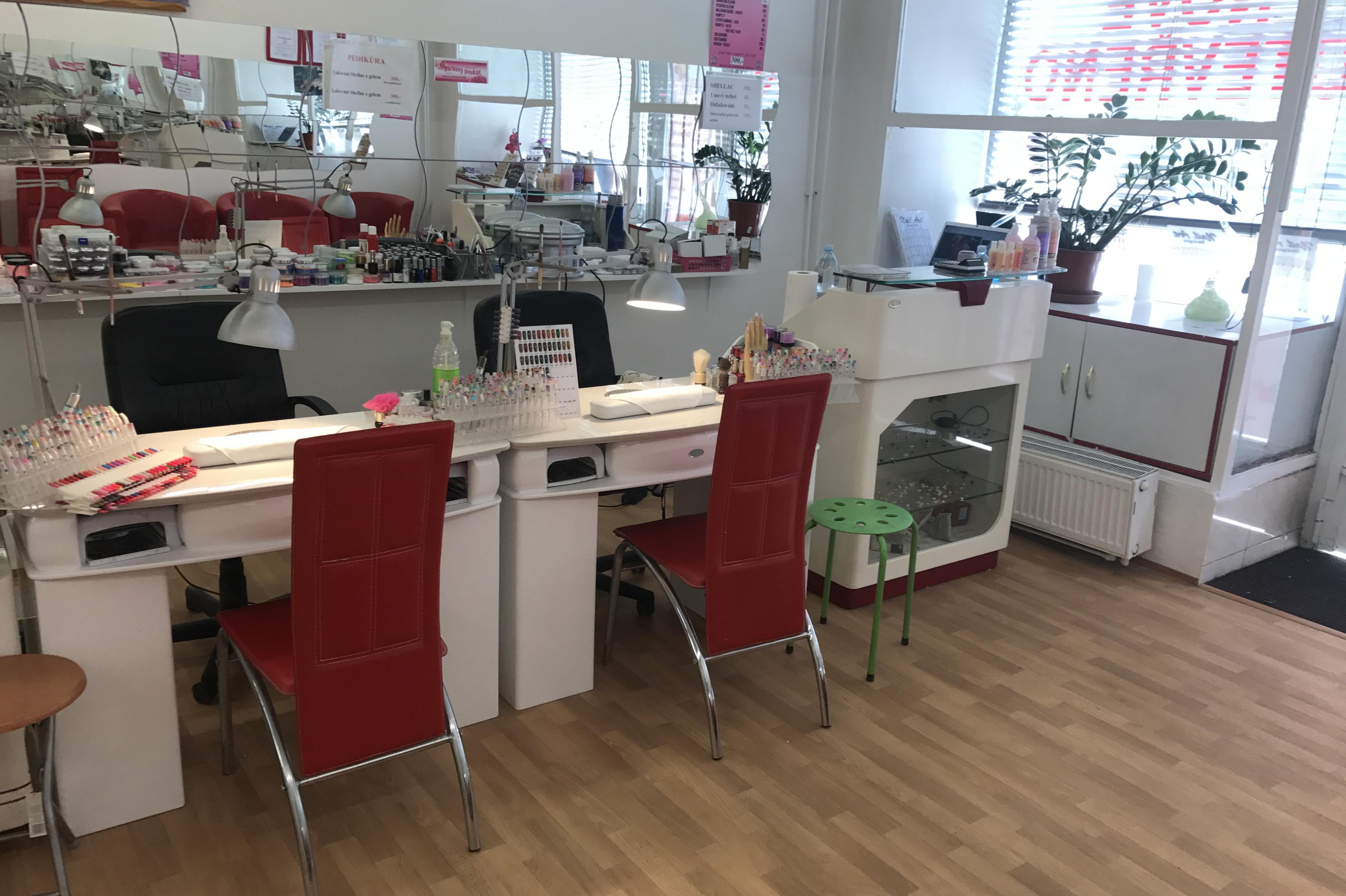 Pinky Nehtové Studio