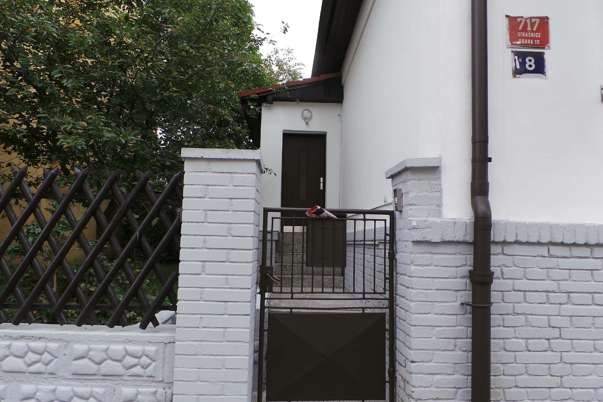 AZ INVEST SERVIS, s.r.o.