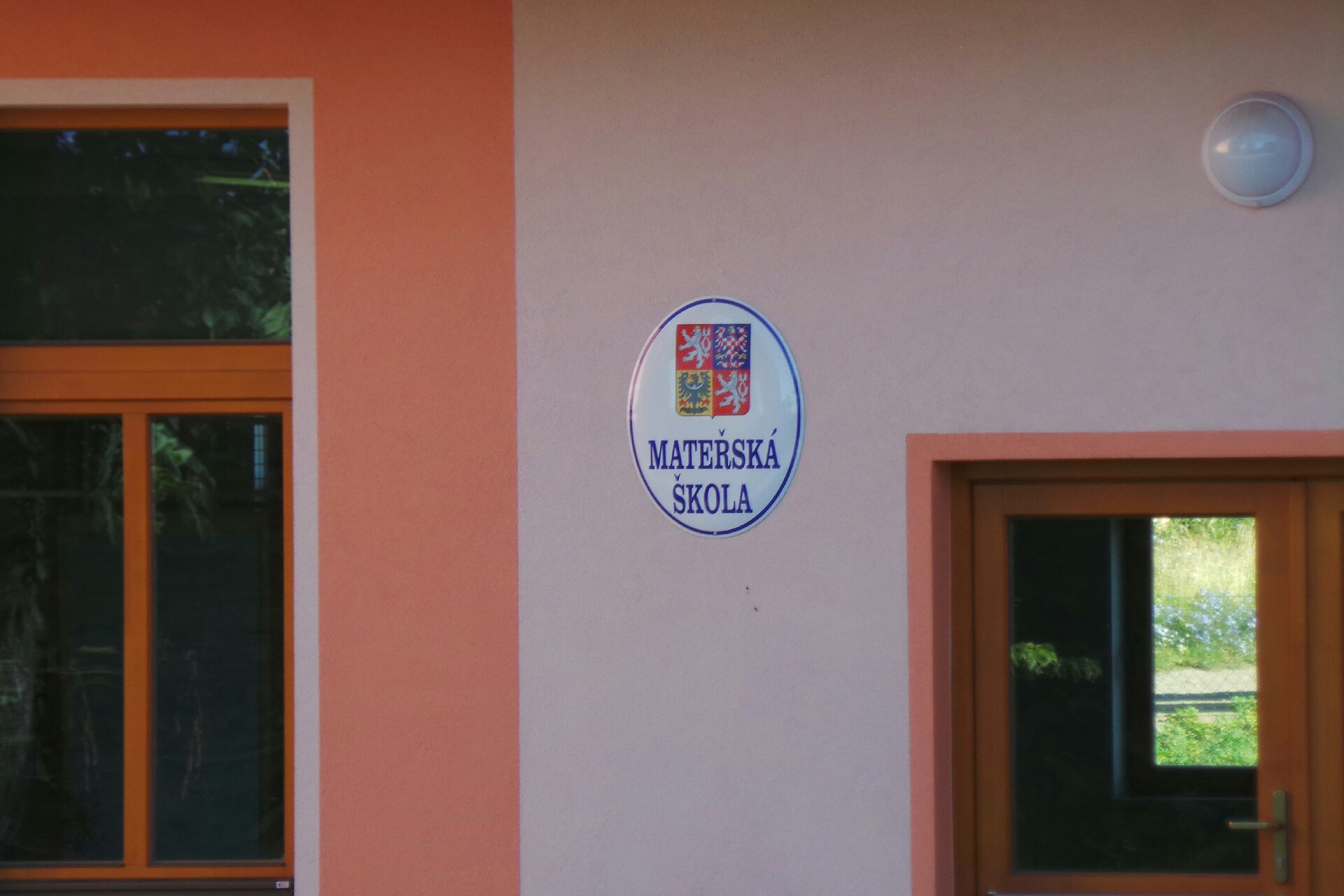ZŠ a MŠ Tachlovice foto 2