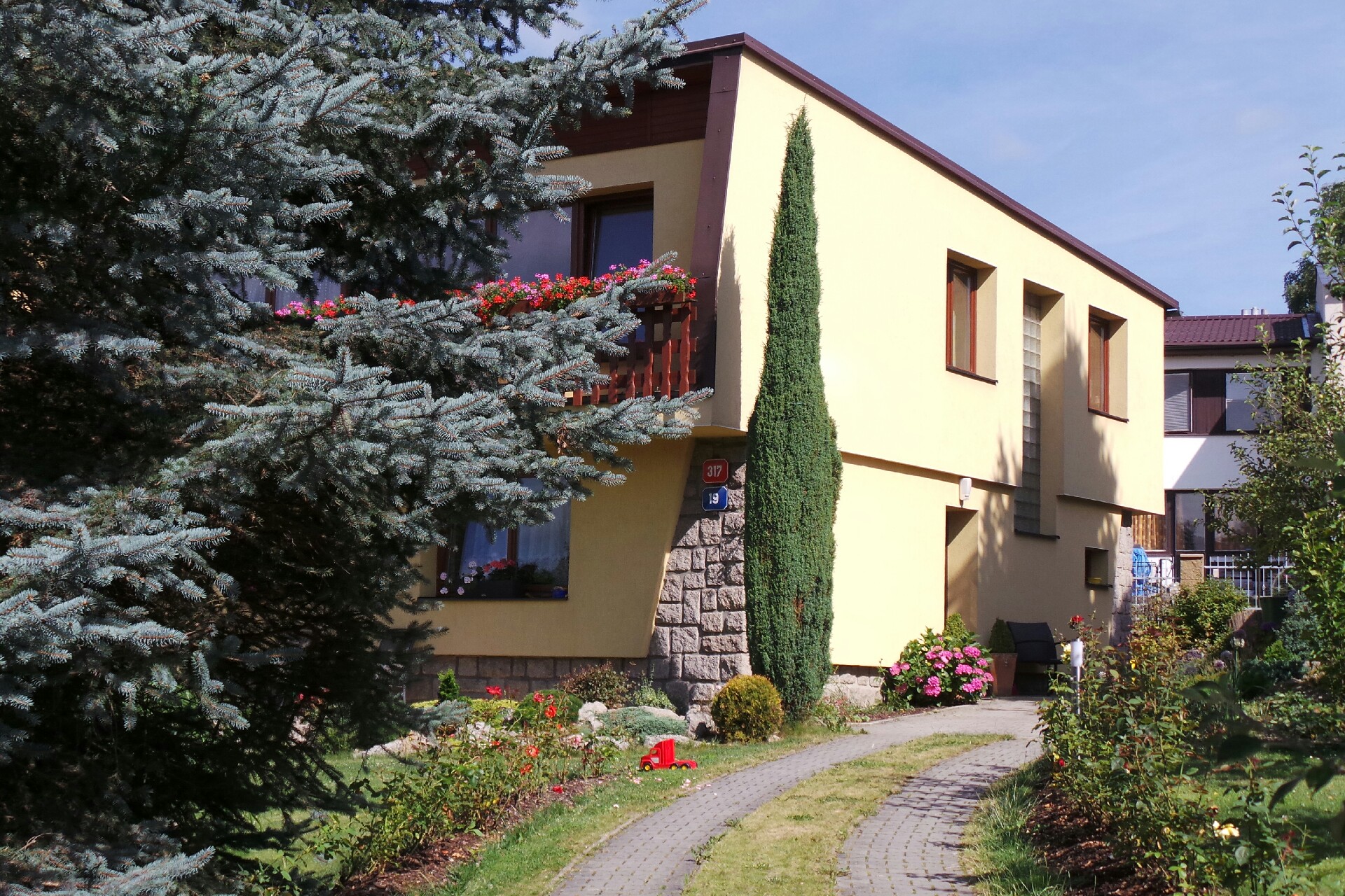 ELIPROM, spol. s r.o.