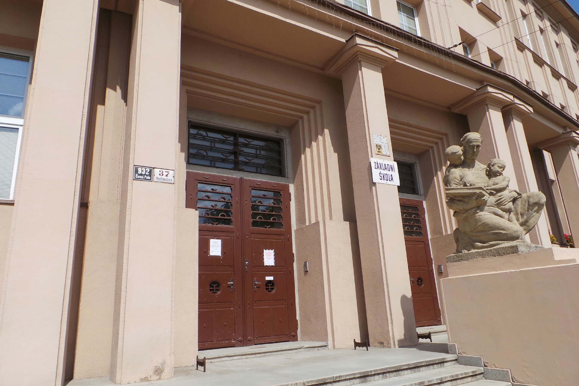 ZŠ a MŠ Brno, Merhautova