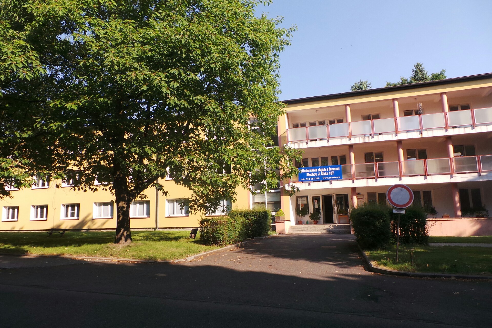 Střední škola služeb a řemesel Stochov - domov mládeže